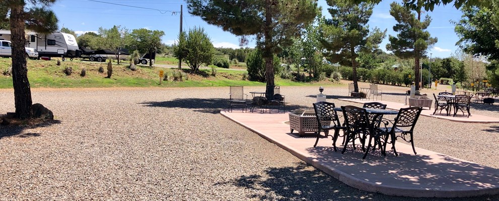 Deluxe Patio Pull-Thru Site 15