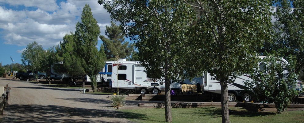 Pull-Thru 30 Amp Gravel Patio Sites