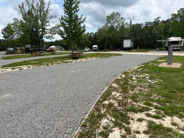 RV site, spacious sites, campground, big-rig friendly, full hook up sites