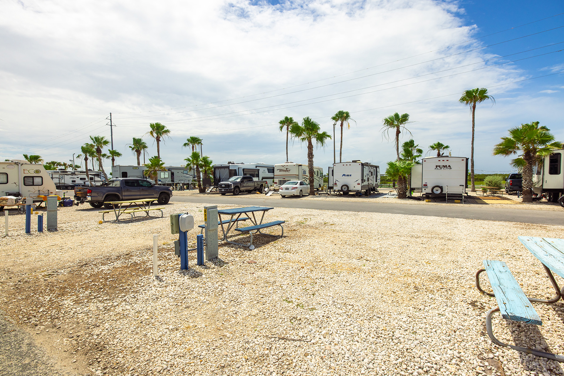 RV 33, Pull-Thru 50/30 AMPS FHU, Value