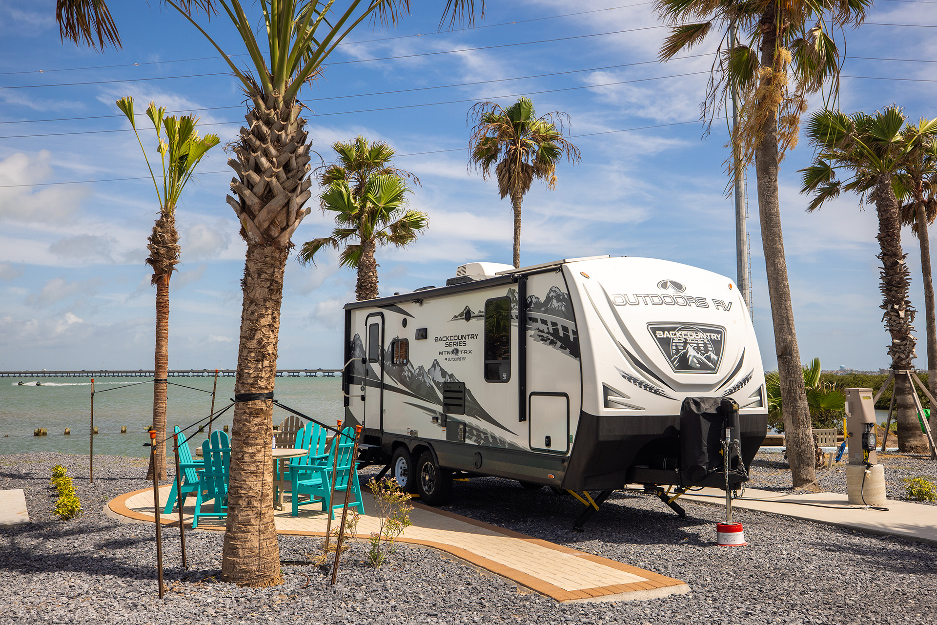 RV 315, Back-In 50/30 AMPS FHU KOA Patio®, Waterfront