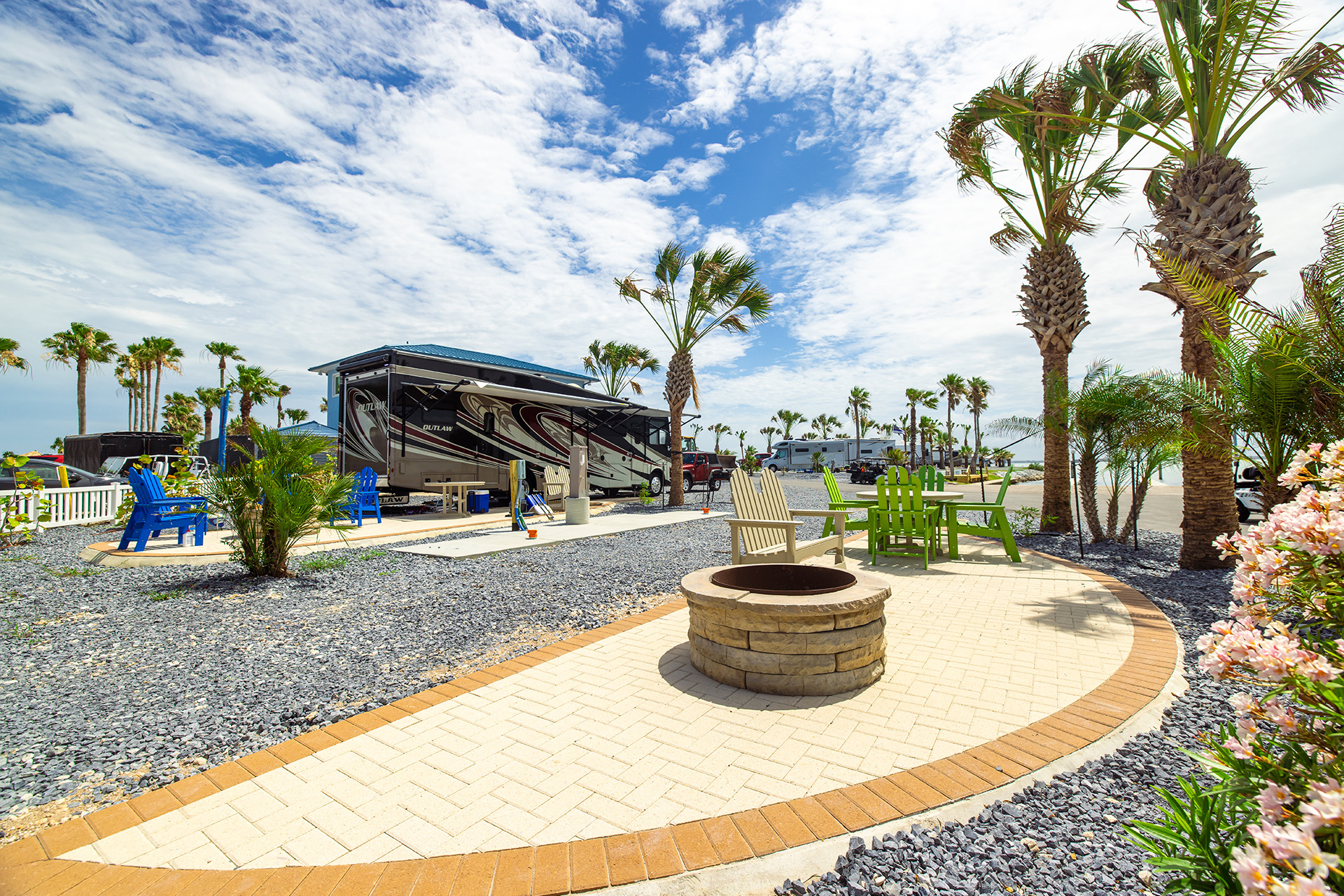 RV 301, Back-In 50/30 AMPS FHU KOA Patio®, Waterfront