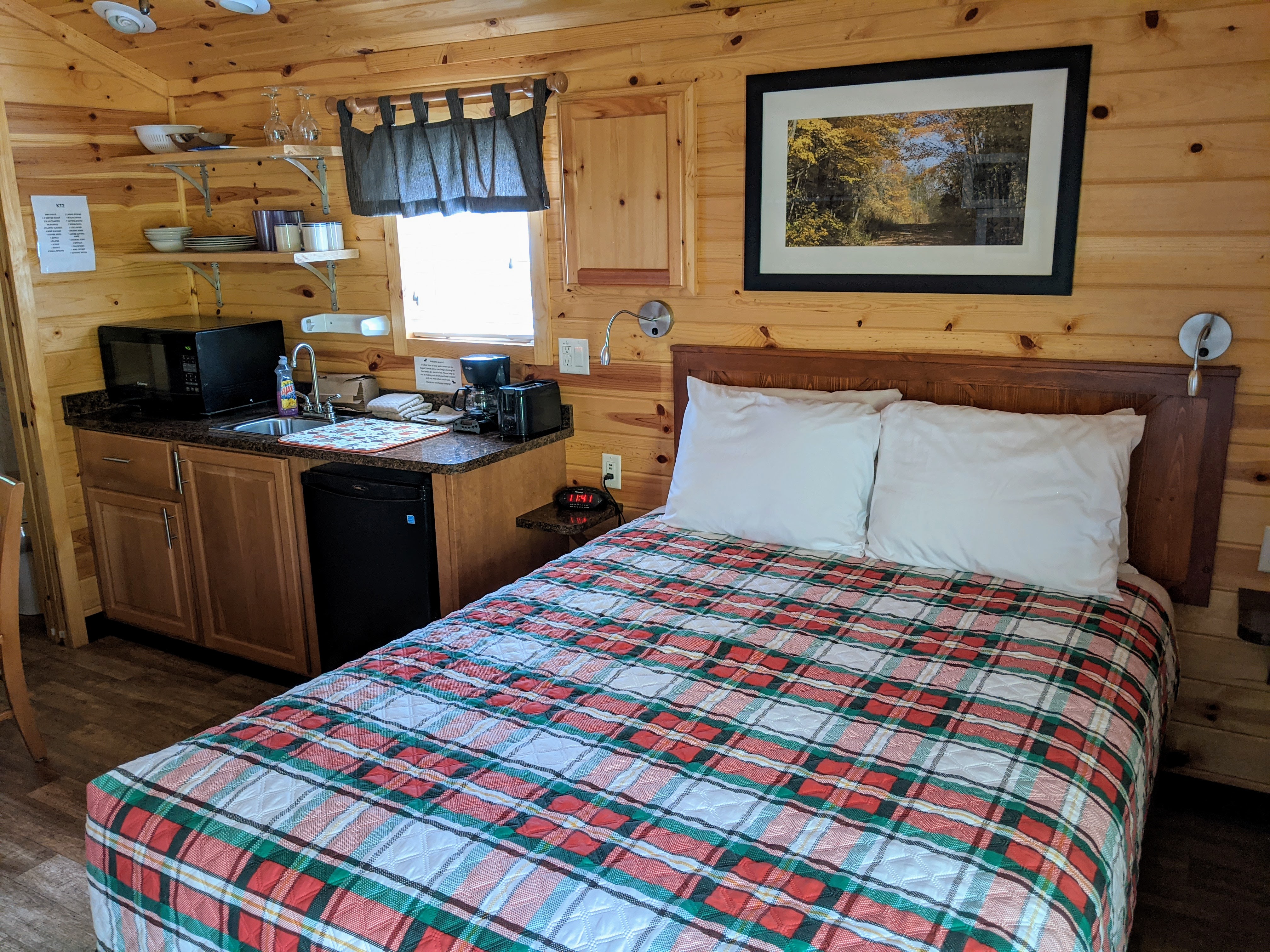 KT2 Queen bed and kitchenette