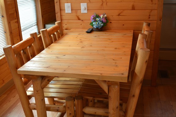 Kitchen Table in Deluxe Cabin