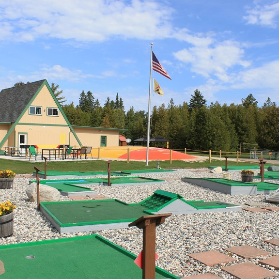 18-hole miniature golf