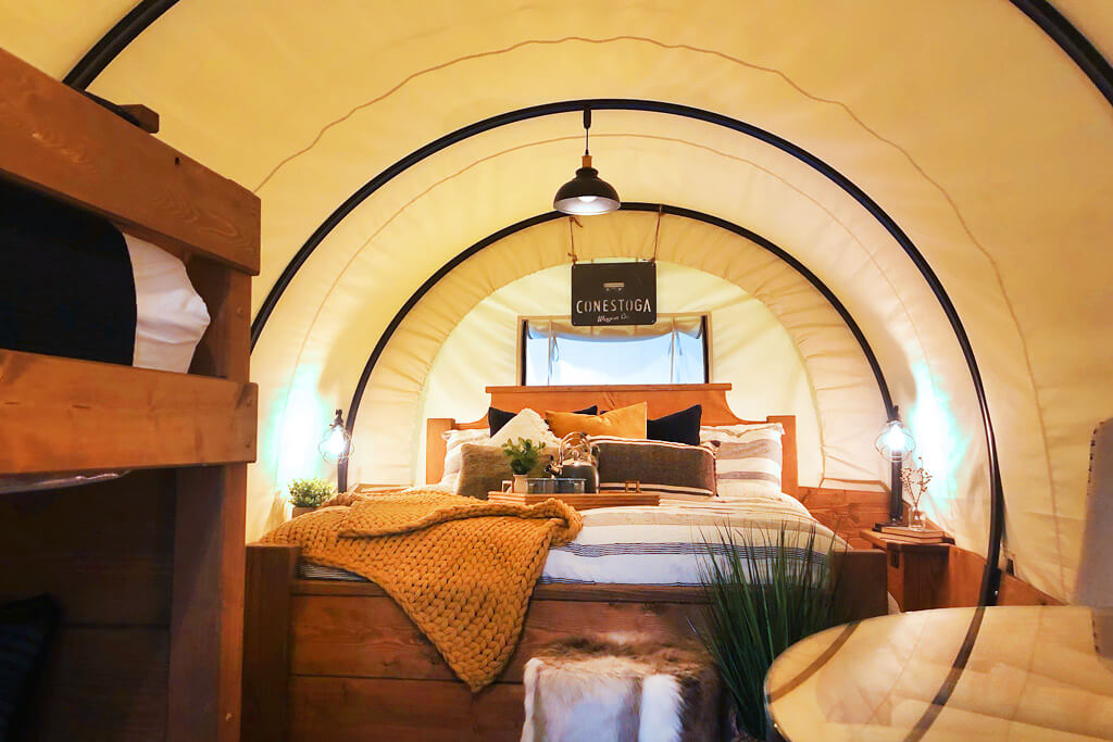 Covered wagon inside