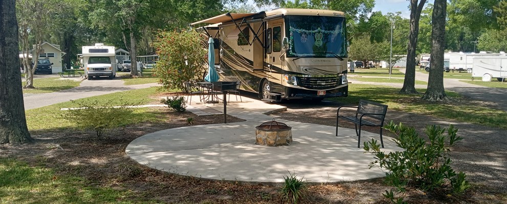 50 amp Pull Through/ Deluxe Patio