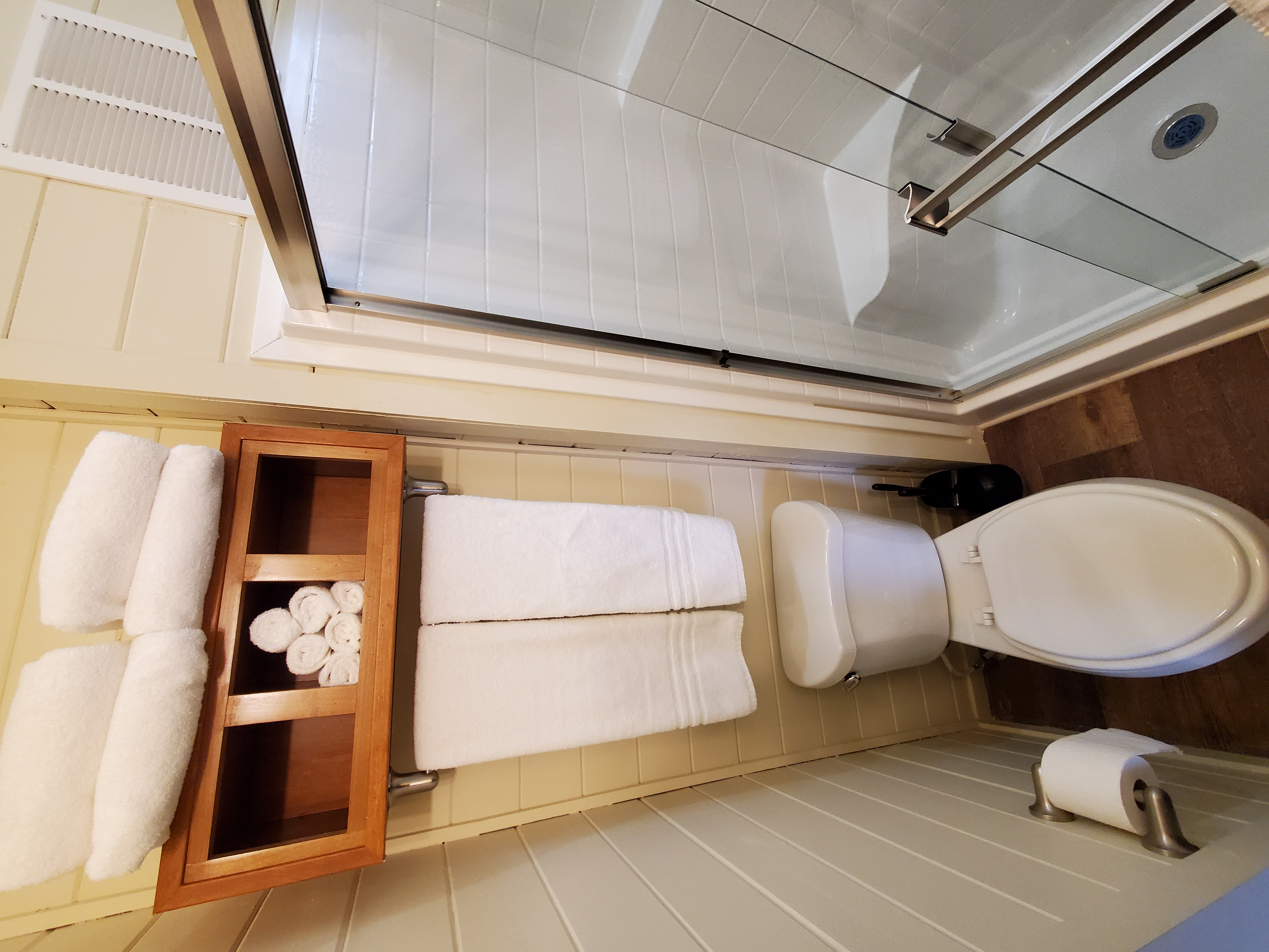Deluxe Cabin Bathroom