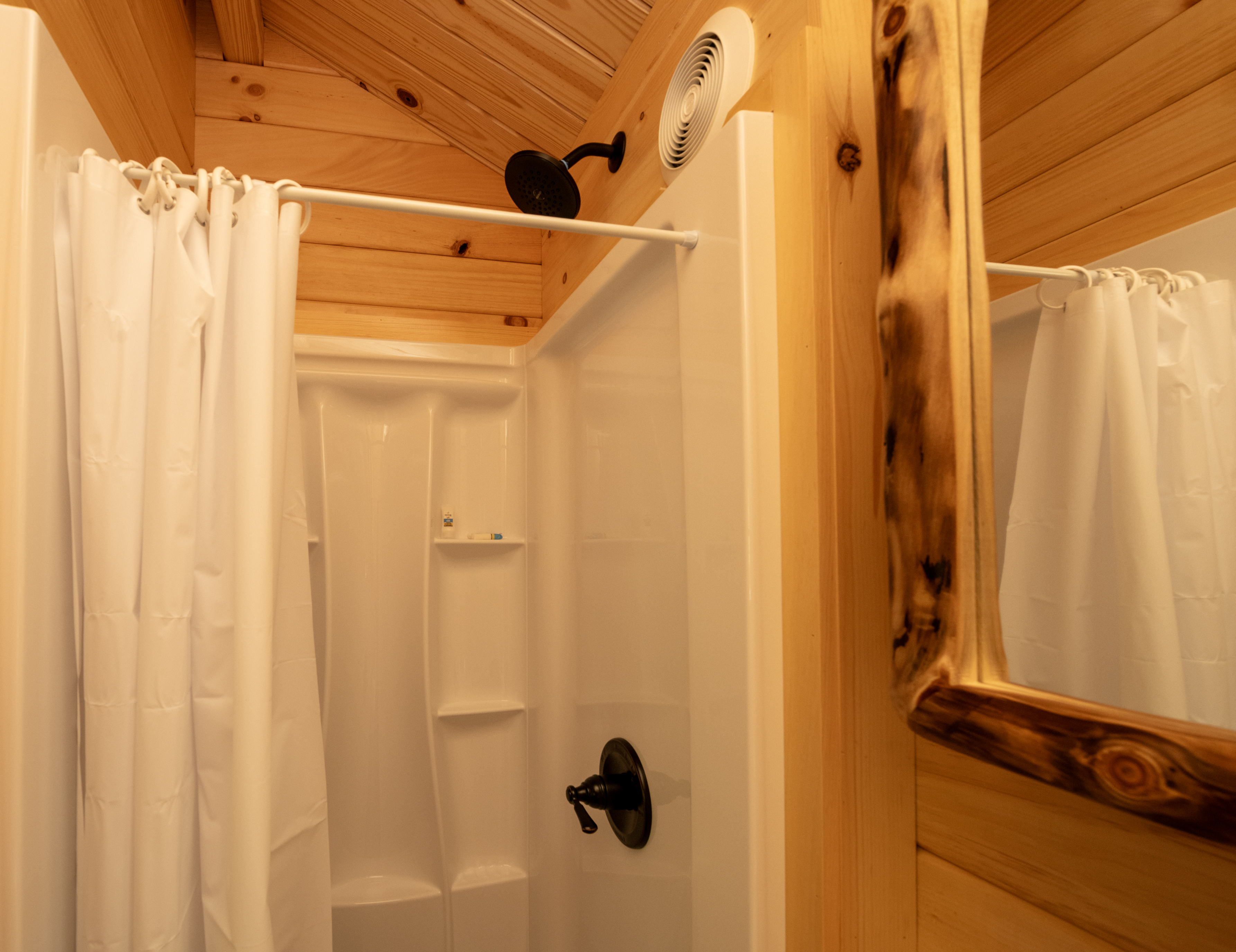 STK - Deluxe Lodge Interior