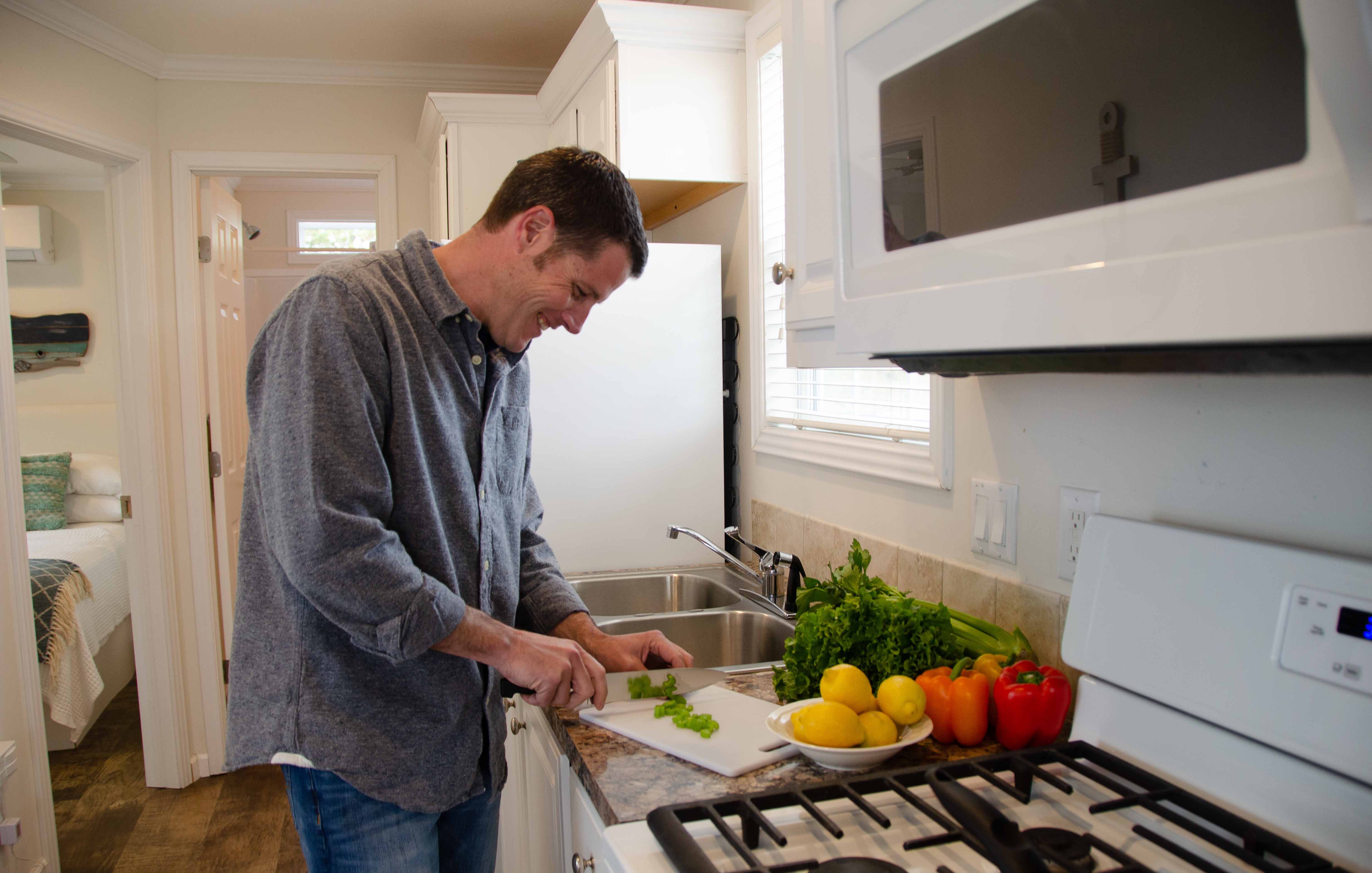 Deluxe Cabin Kitchen