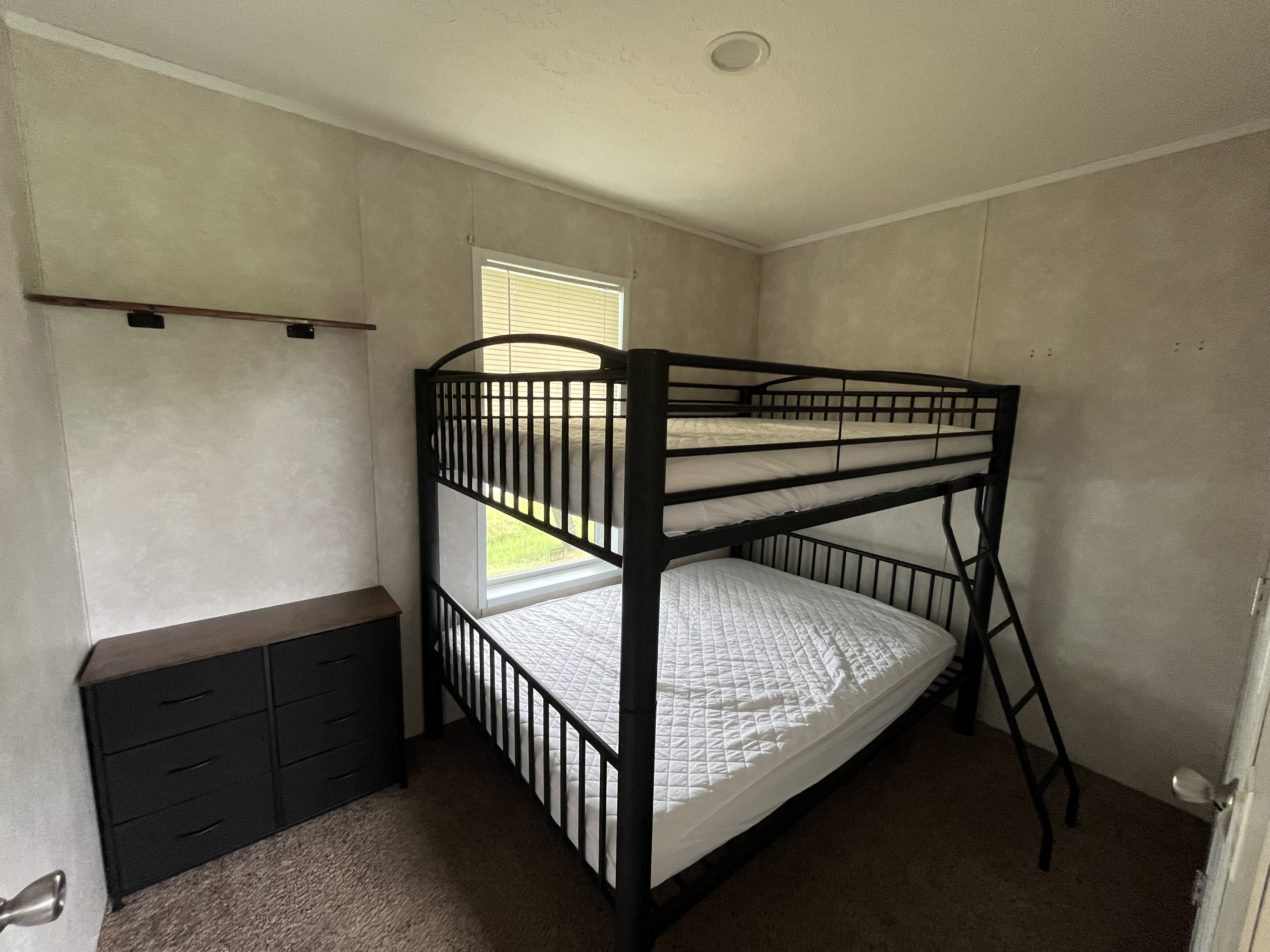 DK05 Bedroom 2