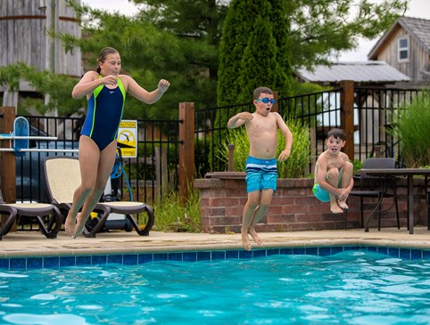 Stay 4 nights get 15% off + KOA Rewards Photo