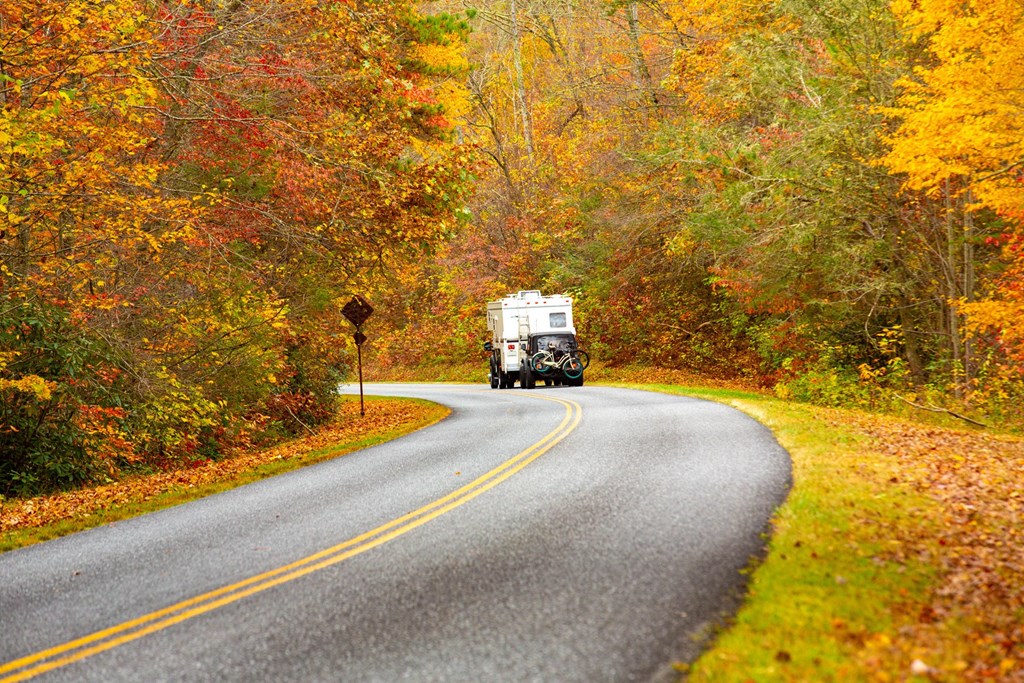The Ultimate Guide to Leaf Peeping in Thompson, OH