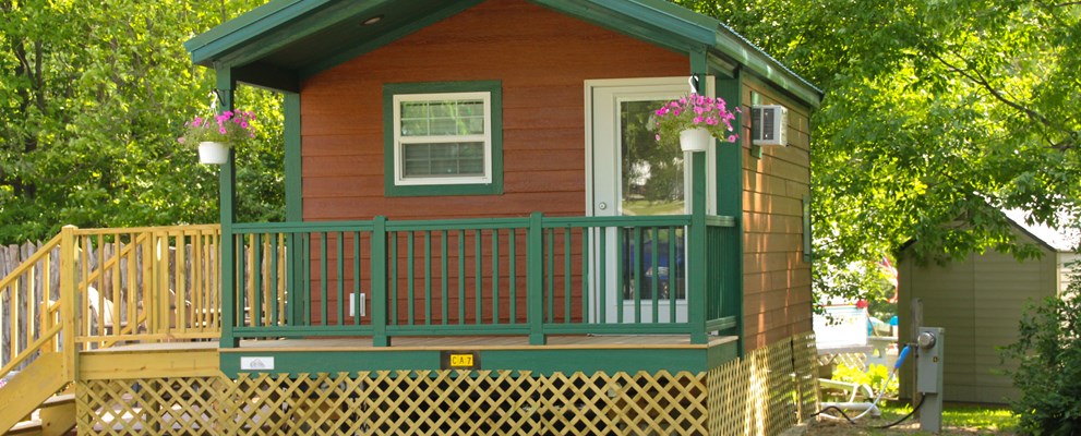 Deluxe cabin sleeps 4