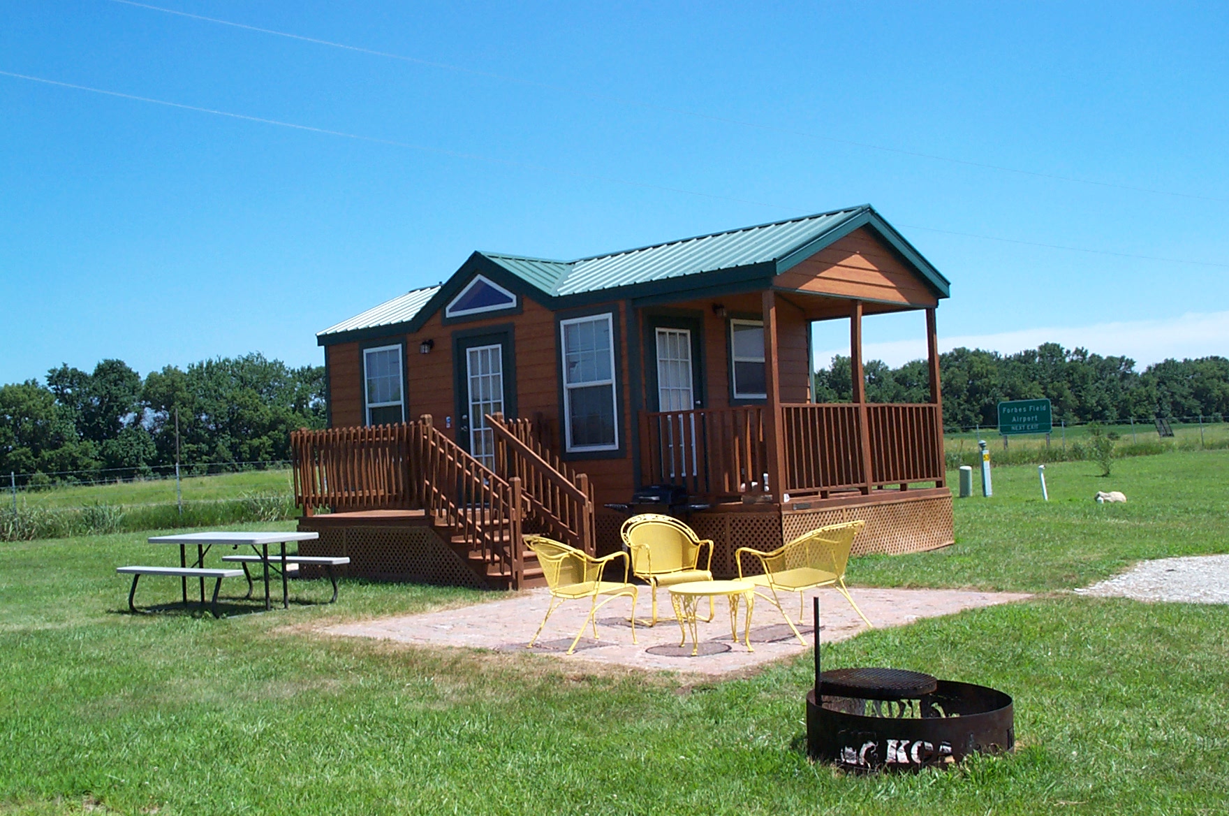 Deluxe Cabin with Brick Patio, Furniture, Fire Ring, and Propane Grill