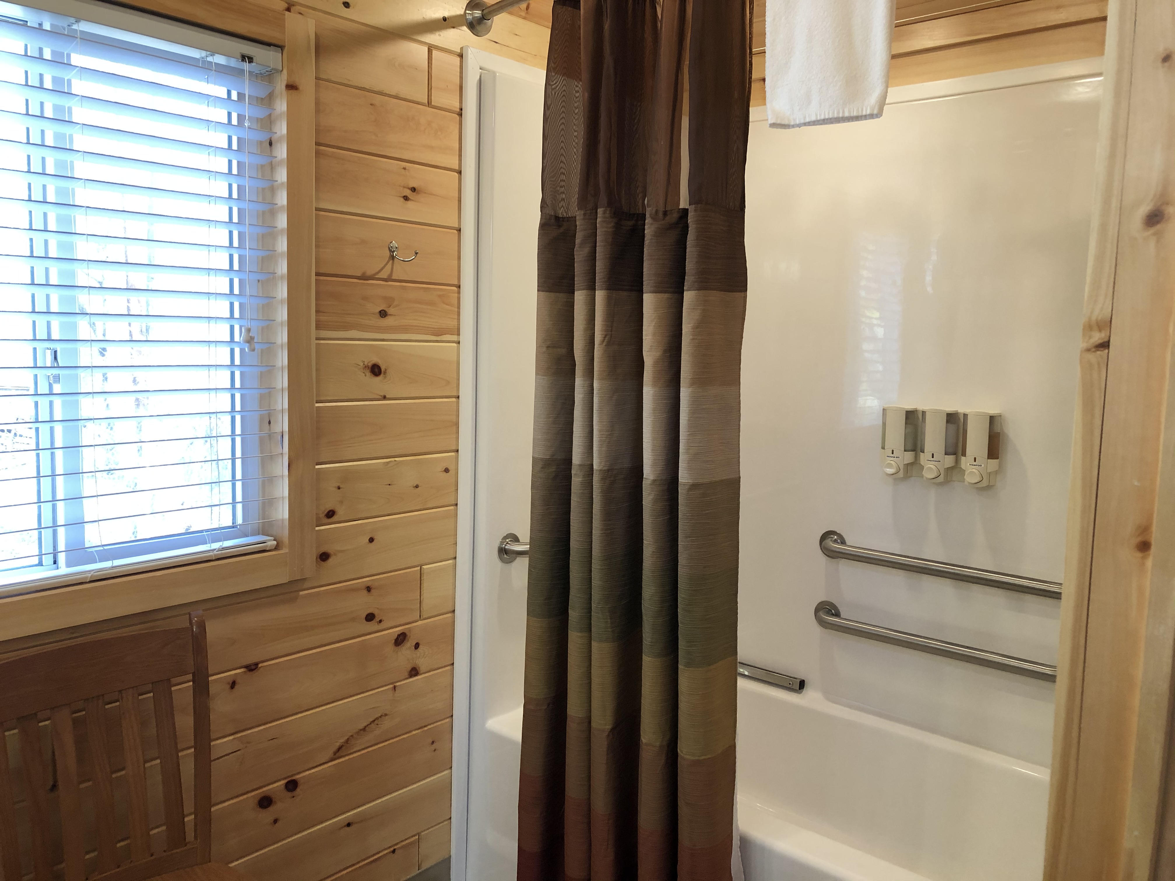 Deluxe Cabin (Full Bath with Shower) Handicap Accessible-8