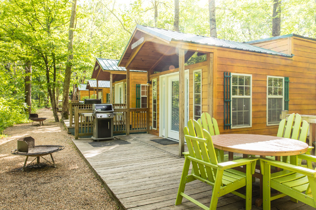 Deluxe Cabin (Full Bath with Shower) Riverfront, Loft Unit-7
