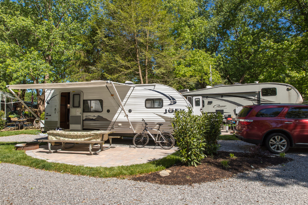 Back In, 50/30 Amps, Full Hookup Deluxe Patio Site-4