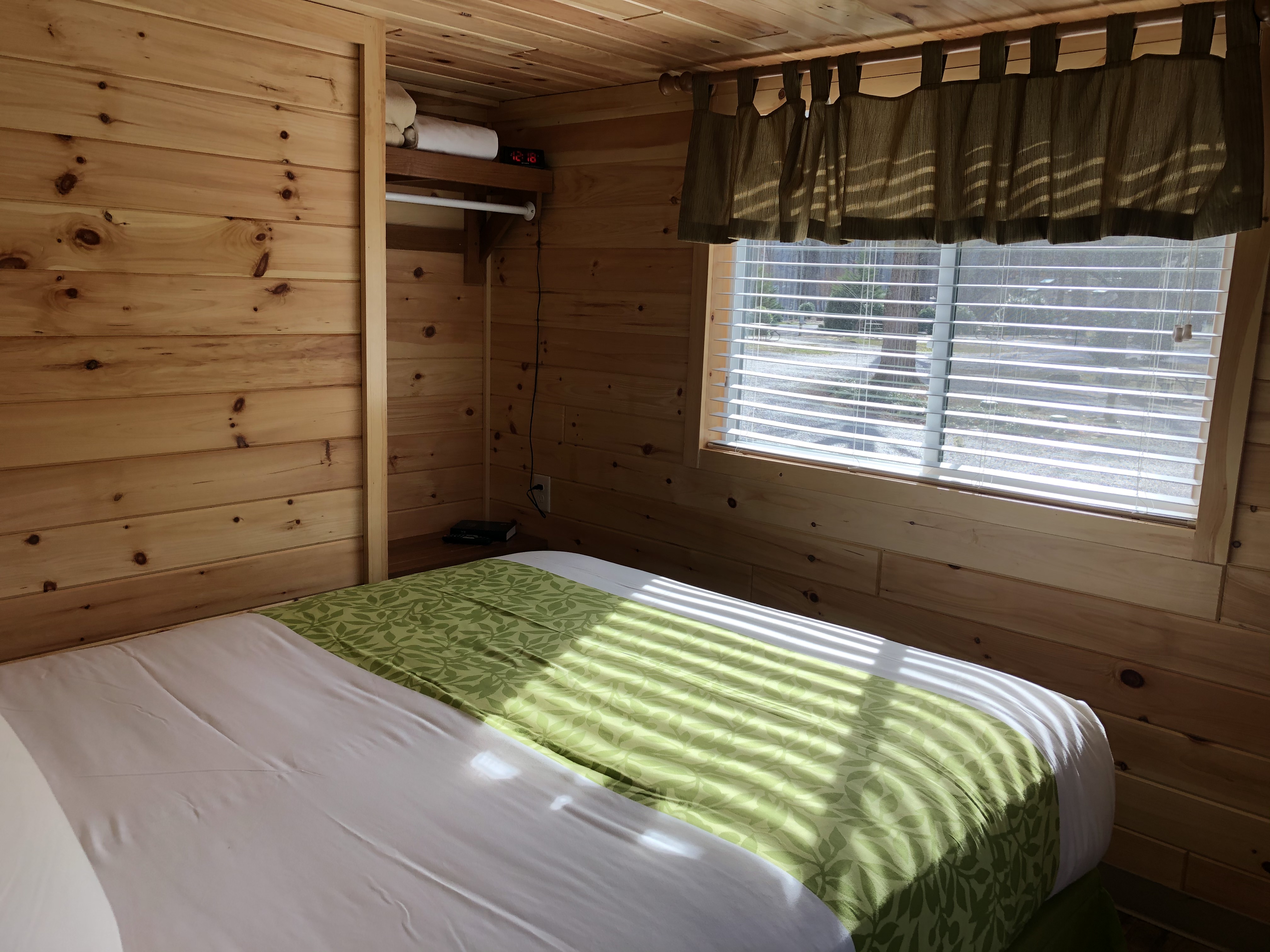 Deluxe Cabin (Full Bath with Shower) Handicap Accessible-6