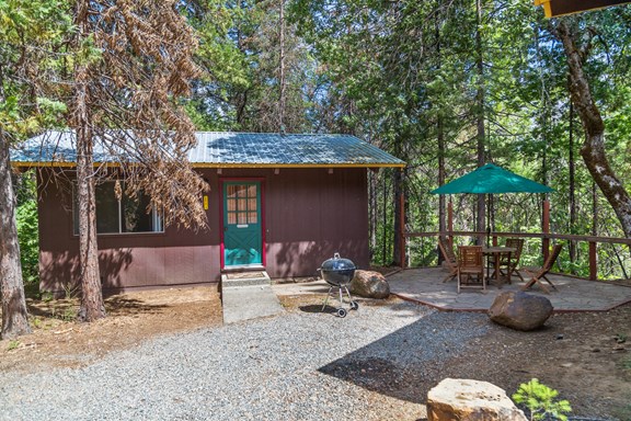 Deluxe Patio 2 room Cabin