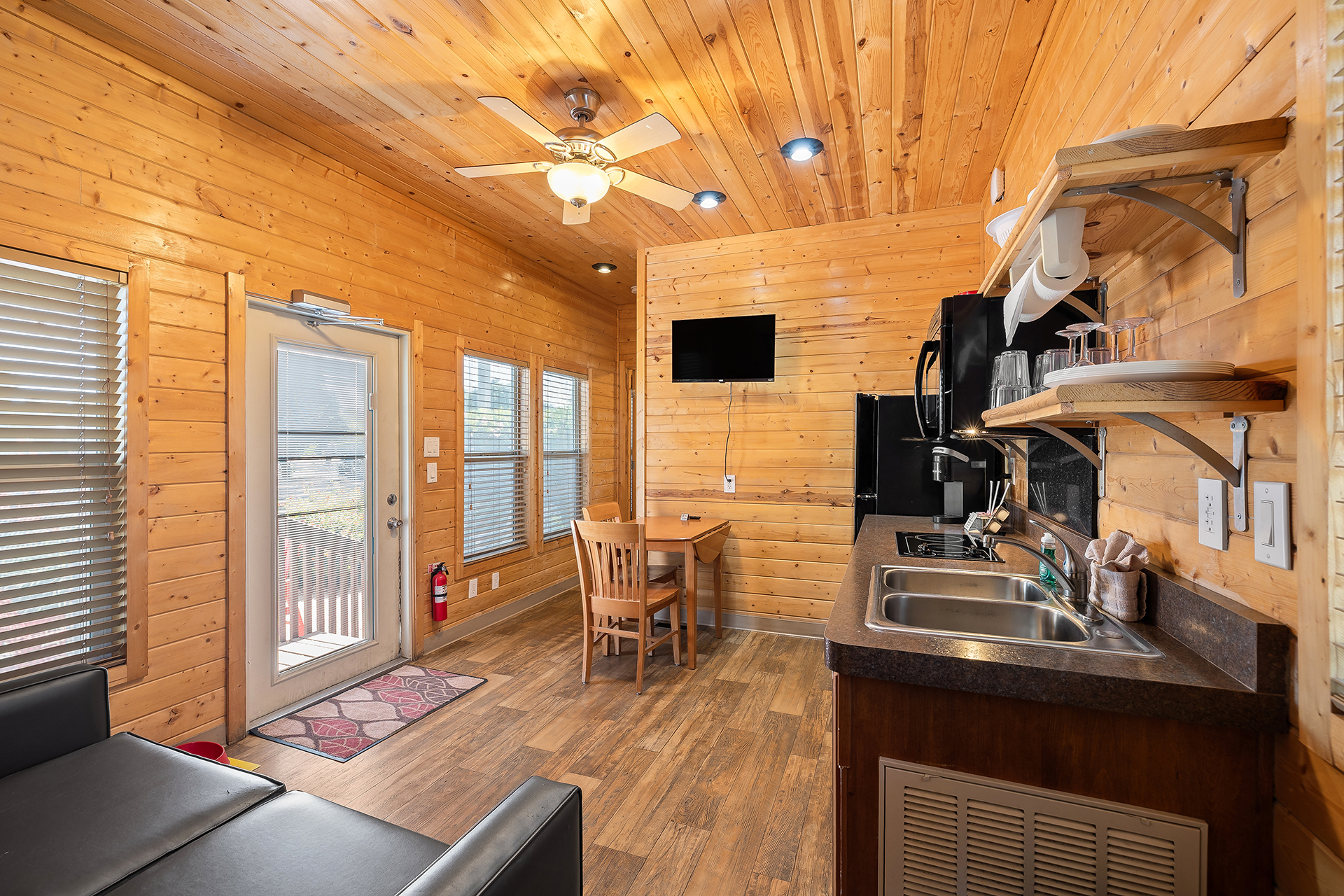 DC01_Deluxe Cabin, 2 Room (Full Bath with Tub & Shower) - Sleeps 6_Full Living Space