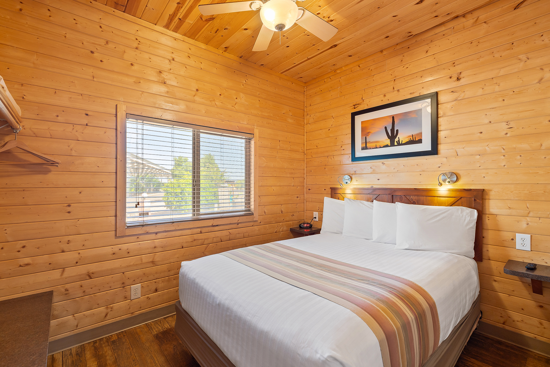 DC01_Deluxe Cabin, 2 Room (Full Bath with Tub & Shower) - Sleeps 6_Queen