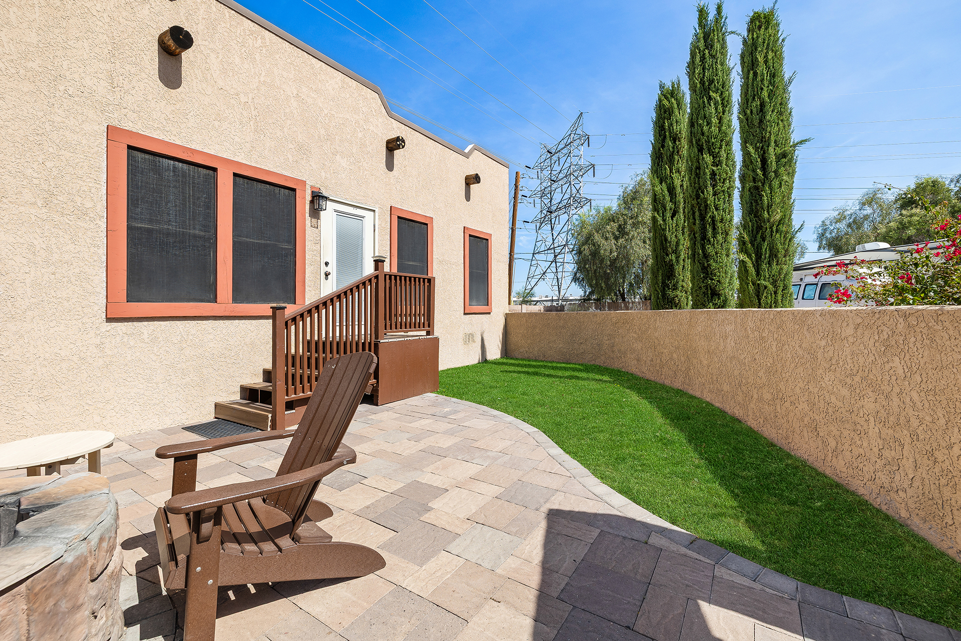 DC12_Deluxe Cabin, 2 Room with Fenced Yard (Full Bath with Tub & Shower) - Sleeps 8_Fenced Yard