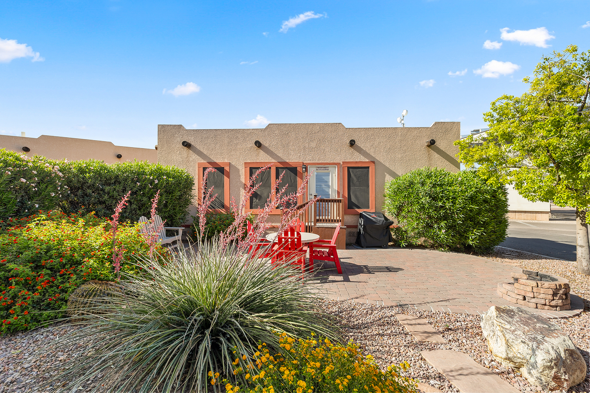 DC01_Deluxe Cabin, 2 Room (Full Bath with Tub & Shower) - Sleeps 6