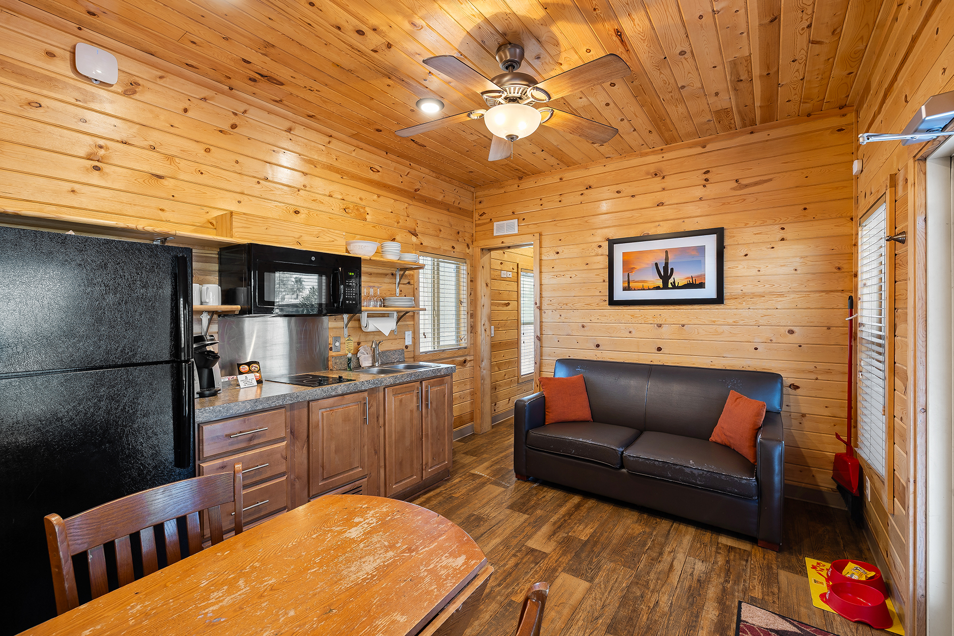 DC06_Deluxe Cabin, 2 Room (Full Bath with Tub & Shower) - Sleeps 8_Full Living Space