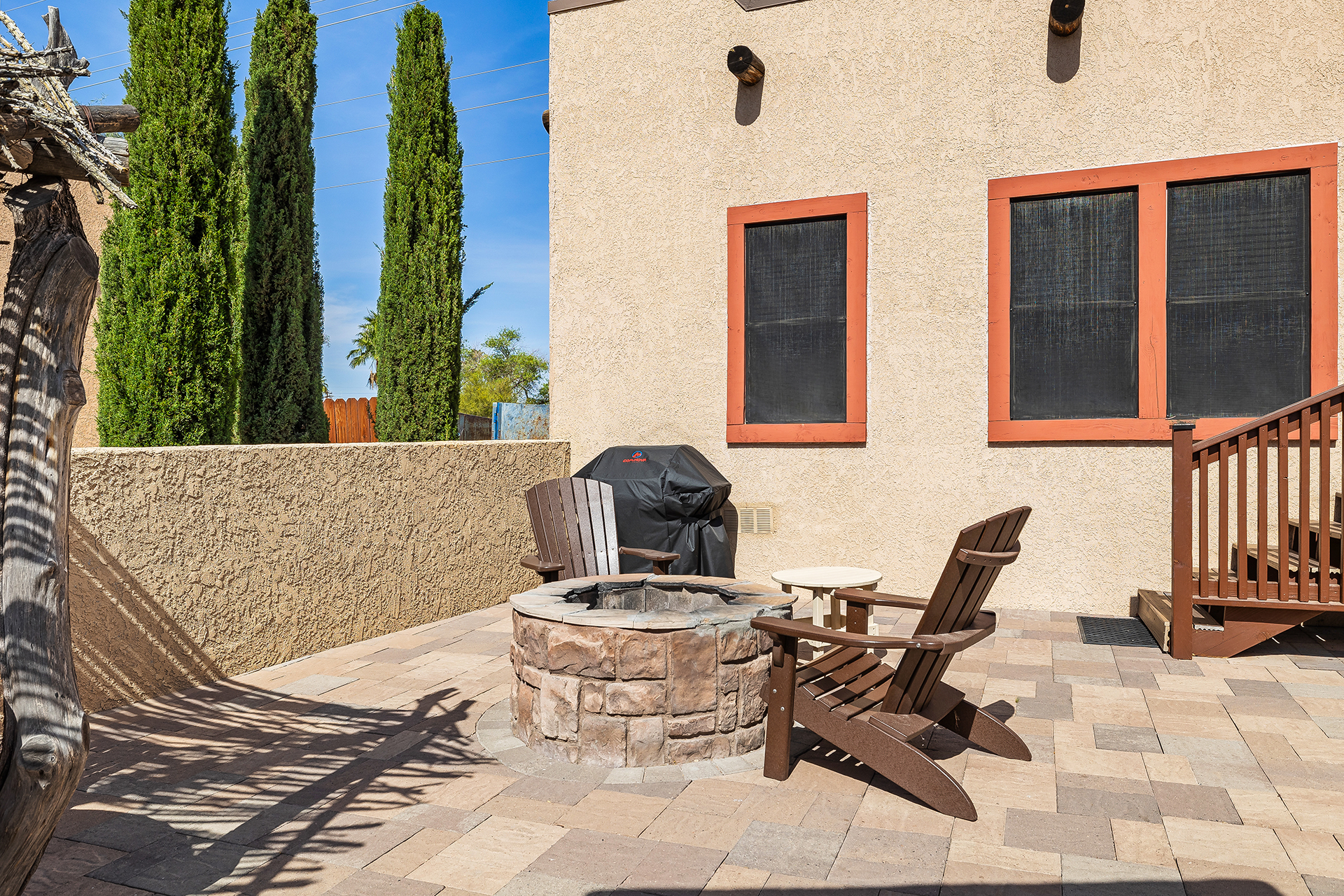 DC12_Deluxe Cabin, 2 Room with Fenced Yard (Full Bath with Tub & Shower) - Sleeps 8_Fire Feature