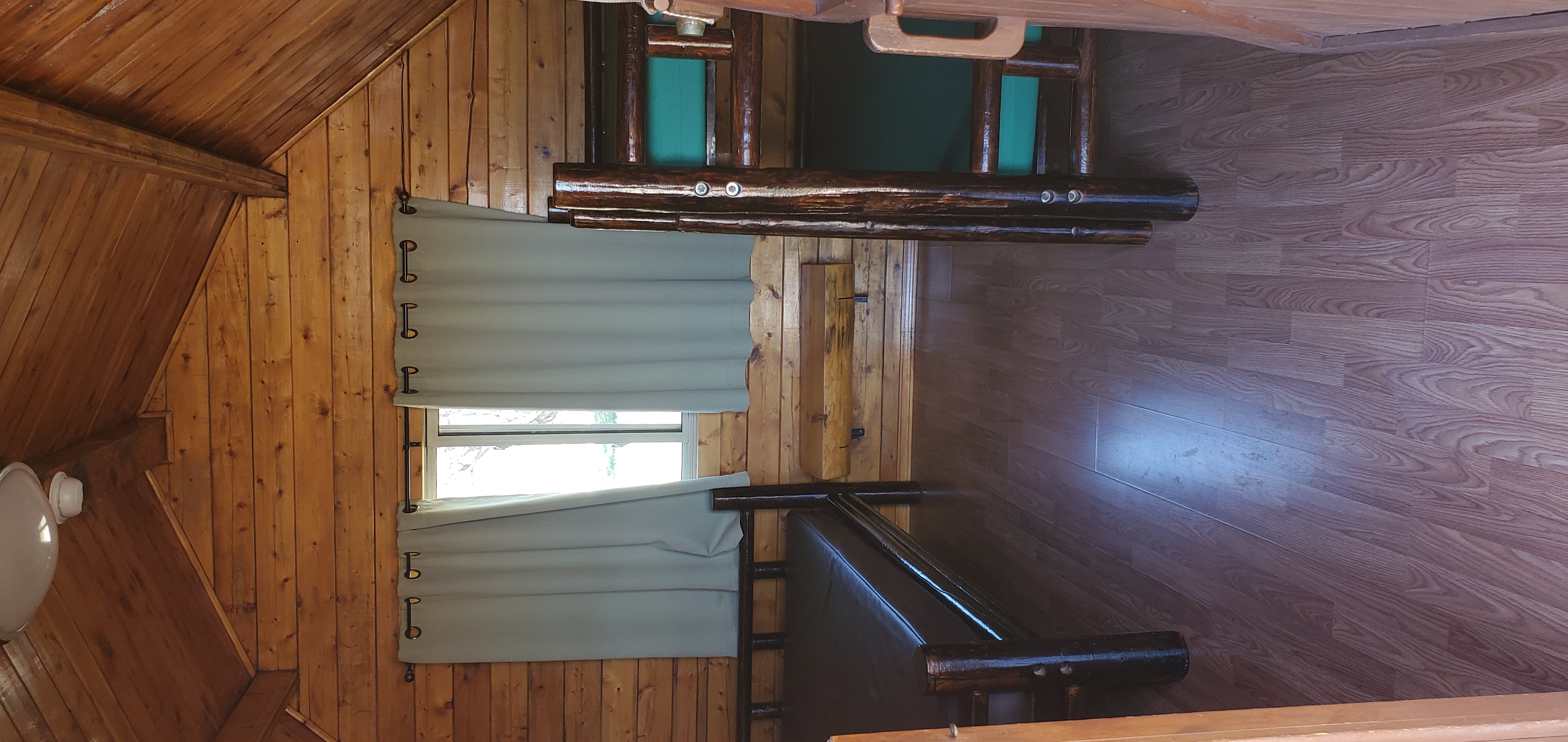 Cabin will easily sleep a family of 4