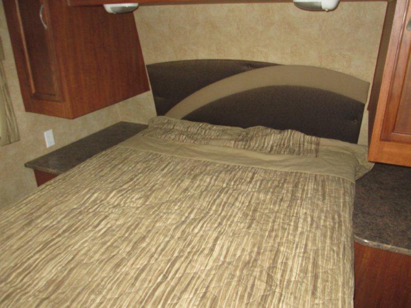 Deluxe Rental #DU1 Bedroom