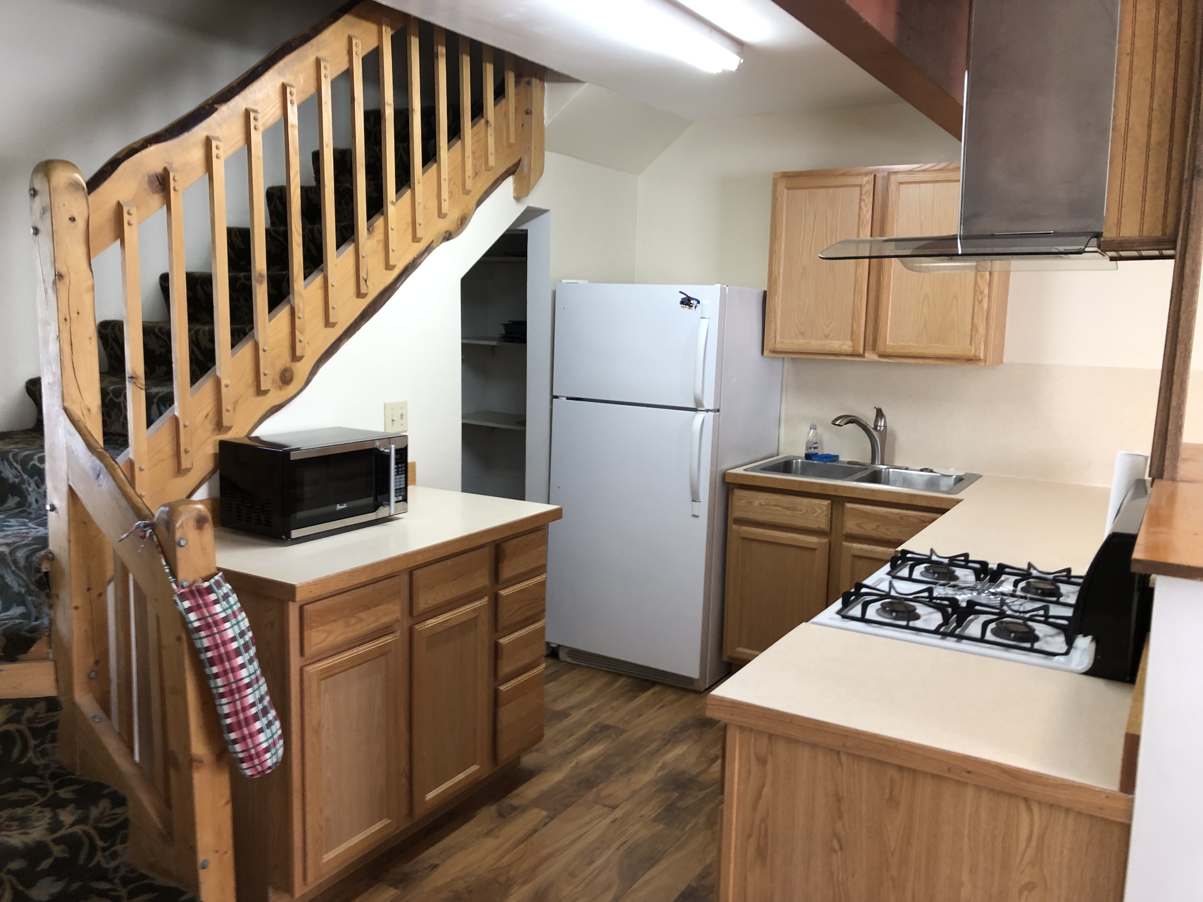 Chalet Full Kitchen