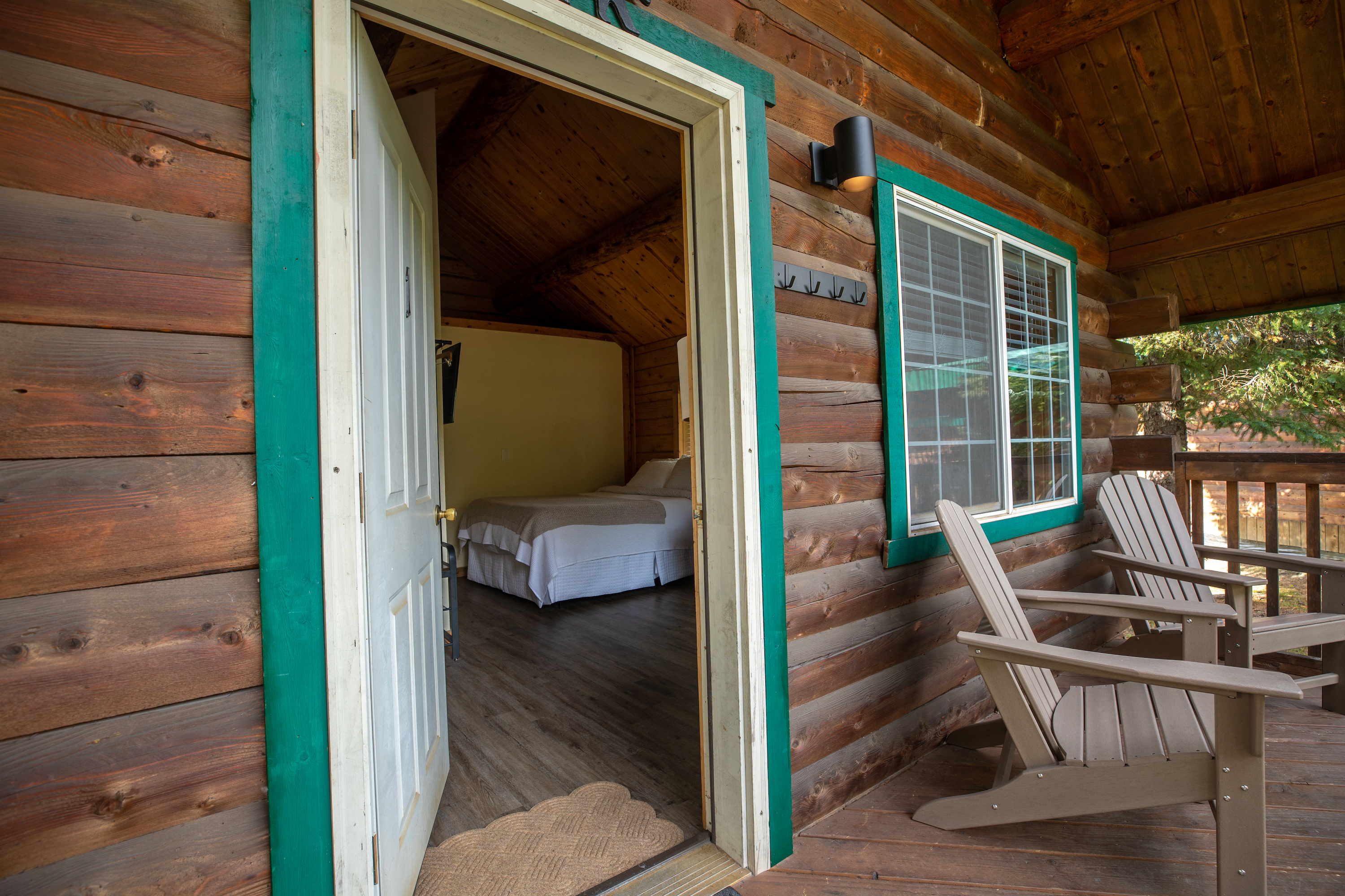 Deluxe "Executive" Cabin view from porch - looking inside.