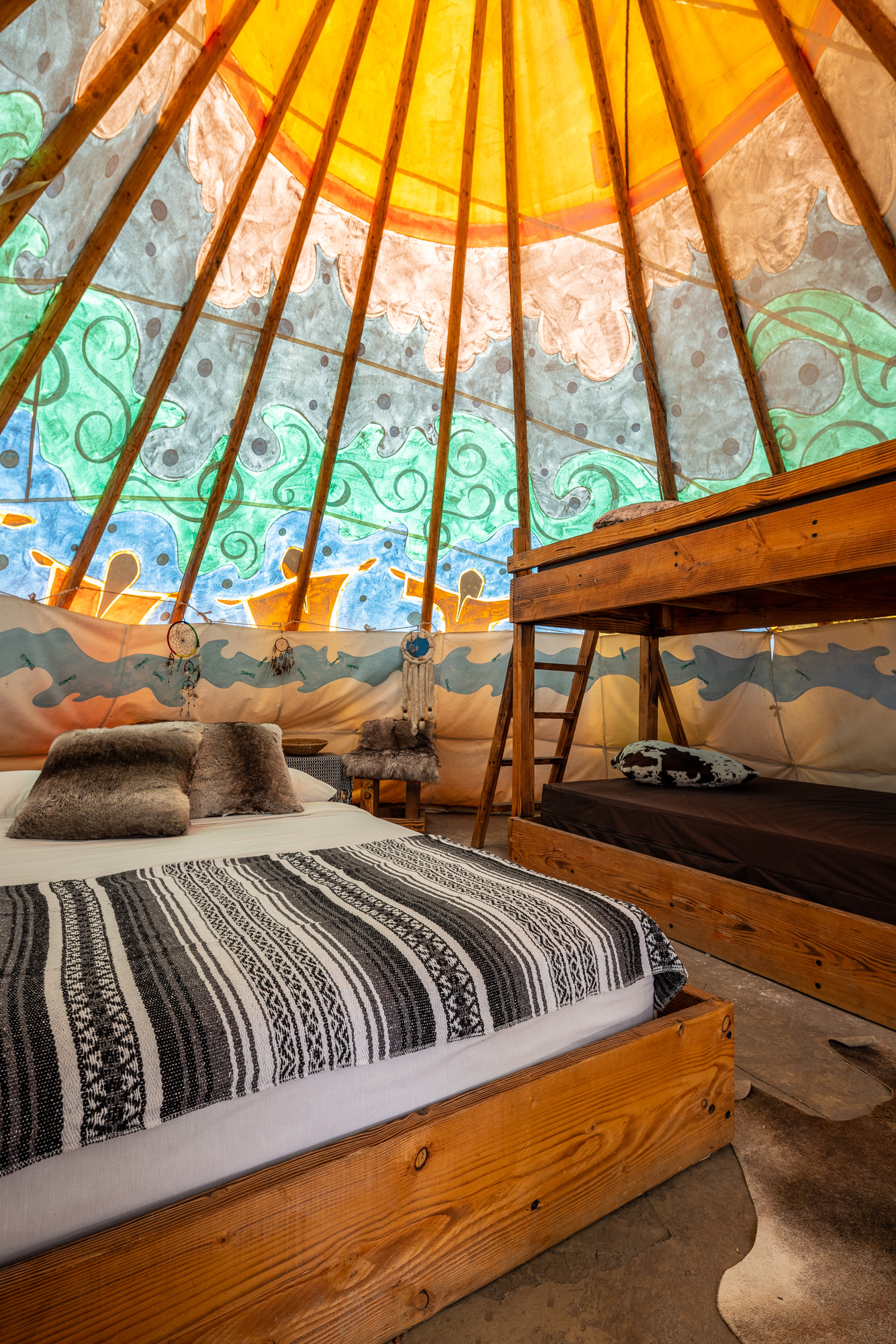 Teepee (Does not include linens)