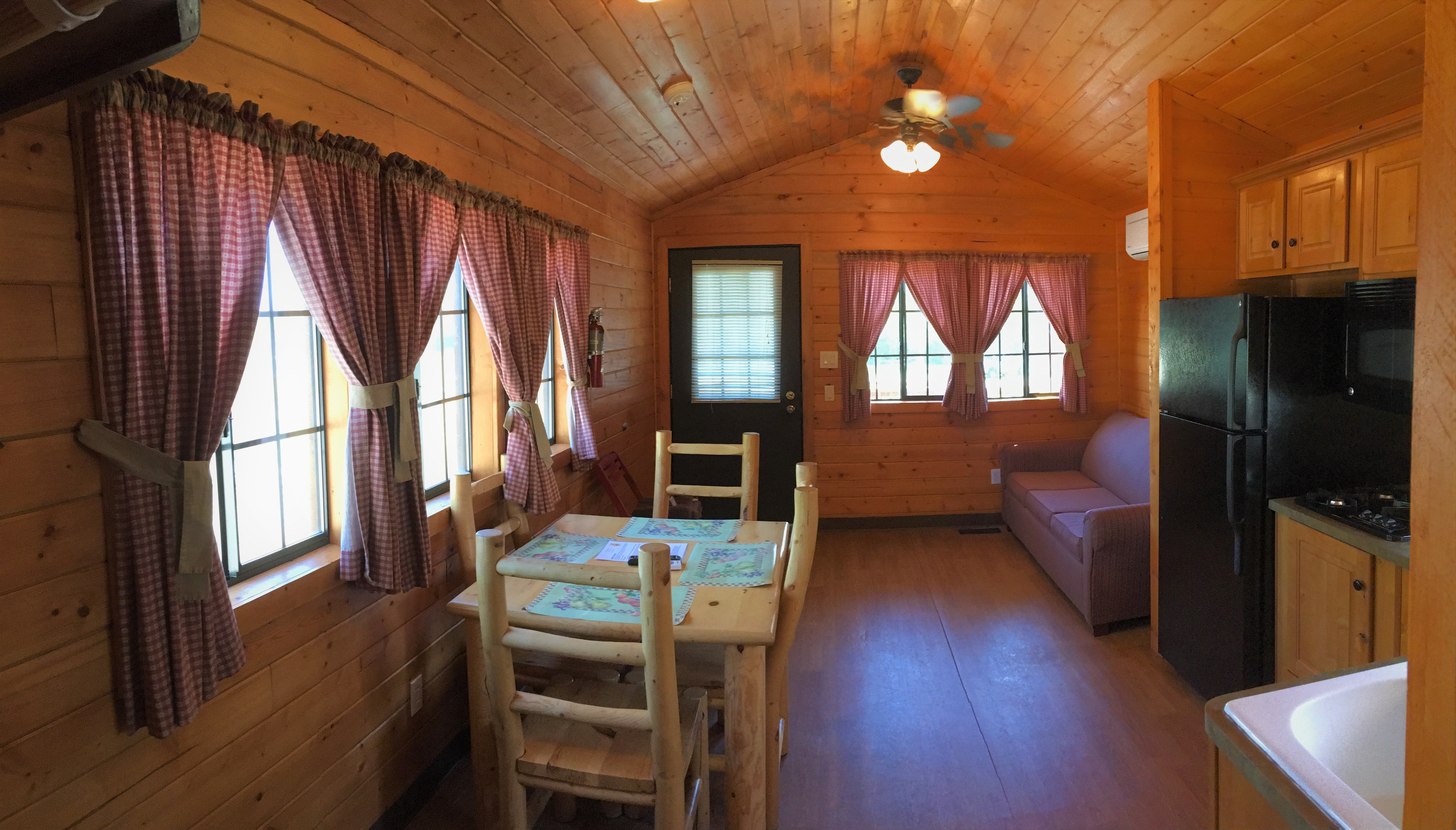 Vernal/Dinosaurland KOA Deluxe Cabin