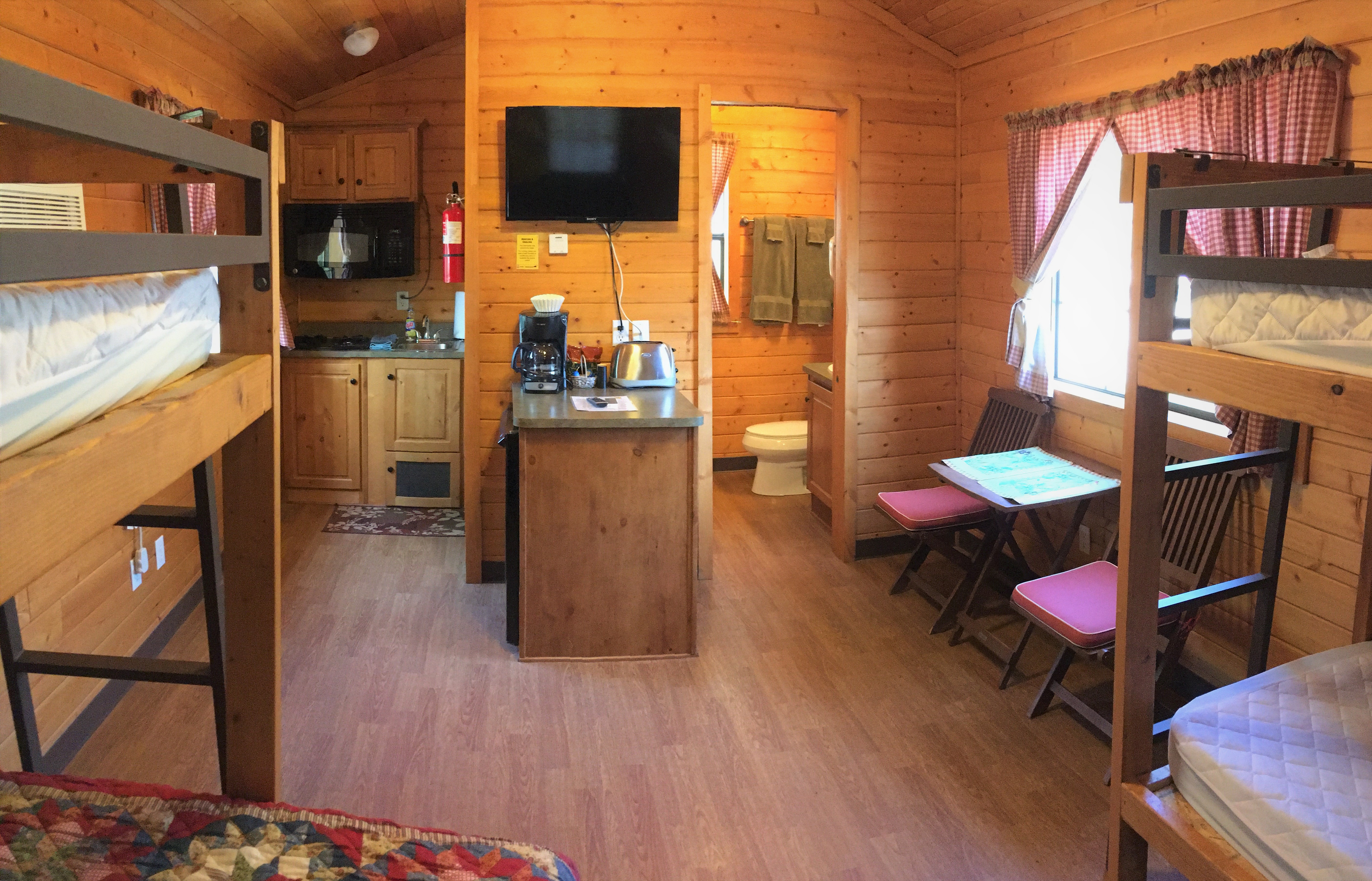 Vernal/Dinosaurland KOA Deluxe Cabin