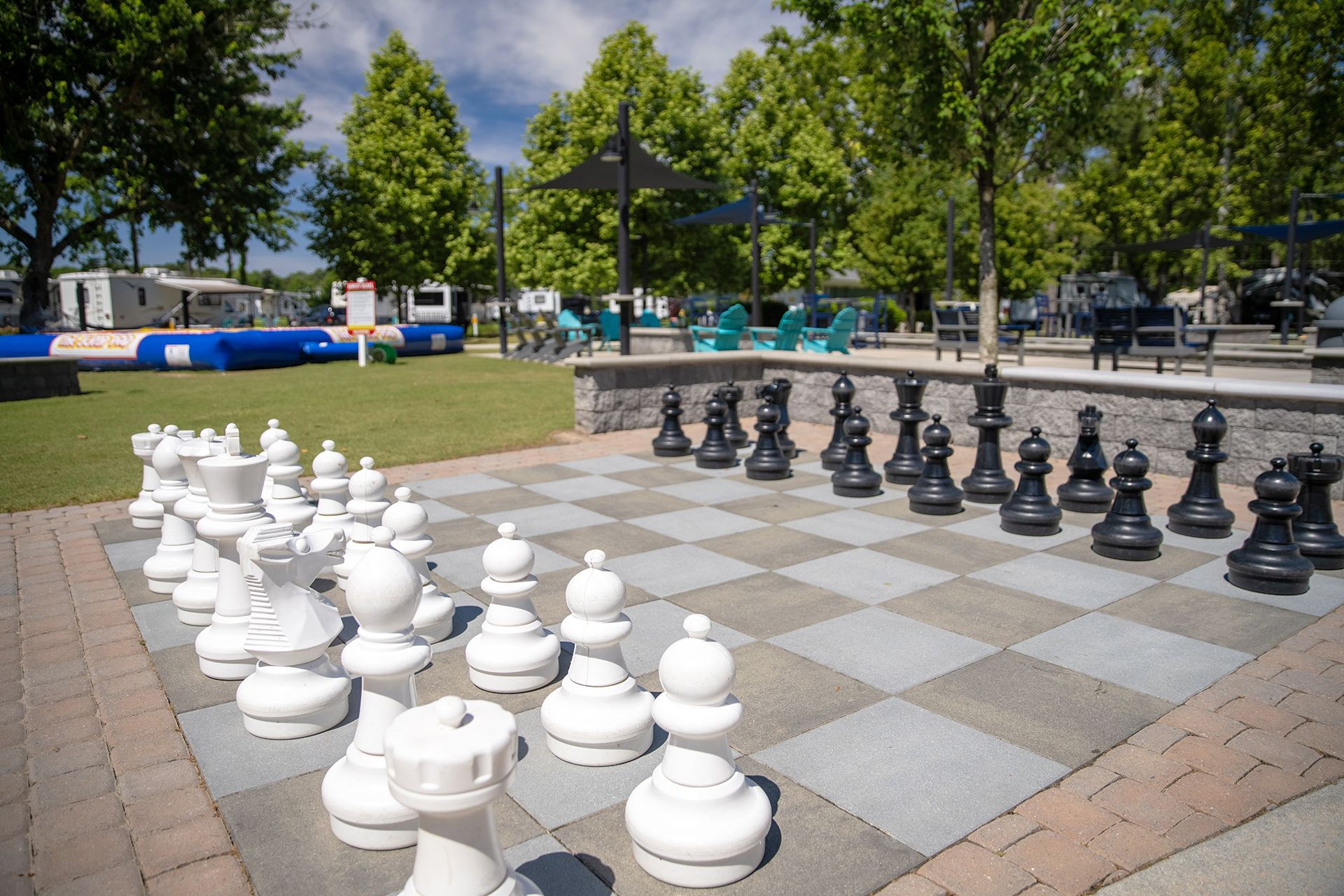 Giant Chess