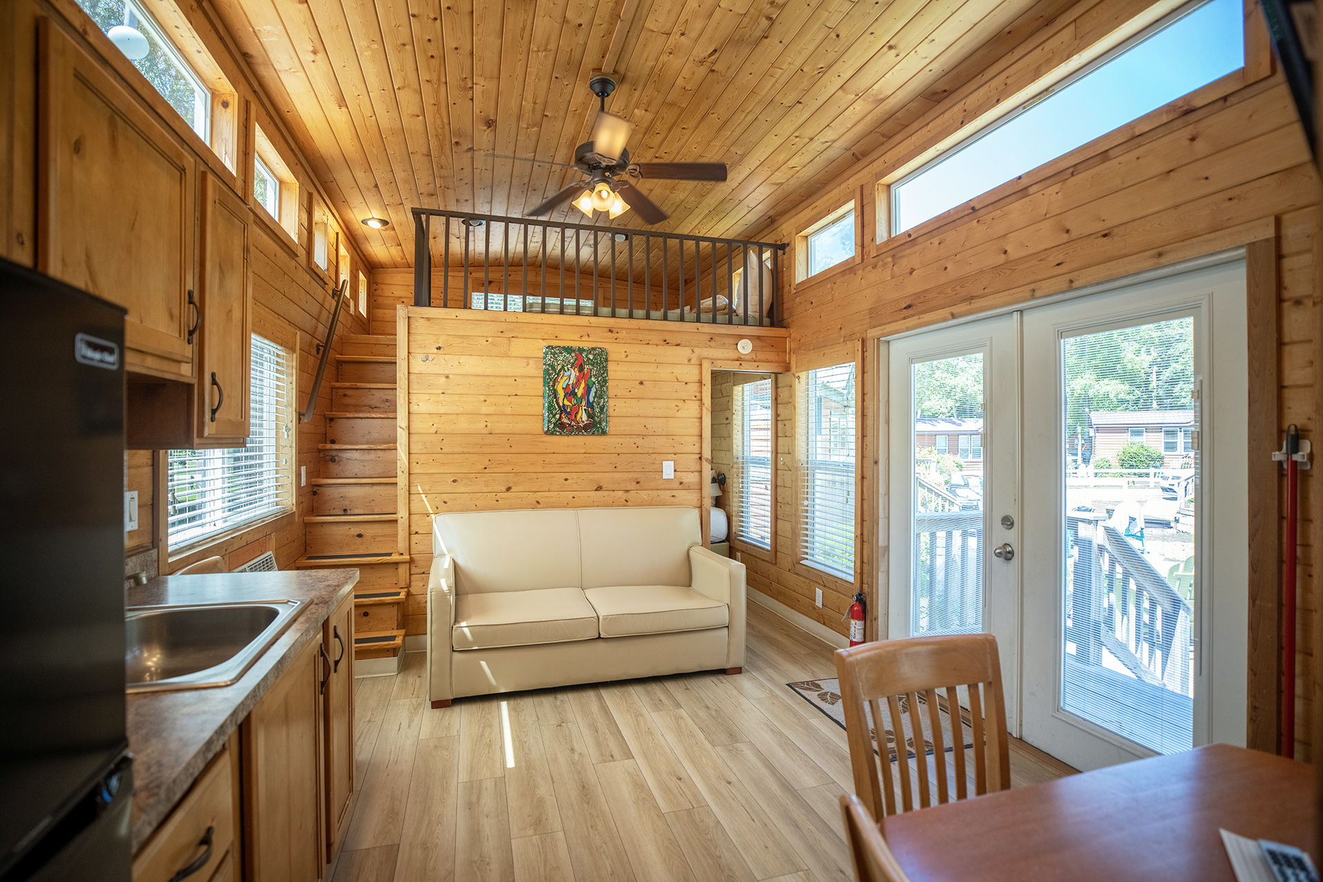 DC711 - Deluxe Cabin, 2 Room with Loft & Patio
