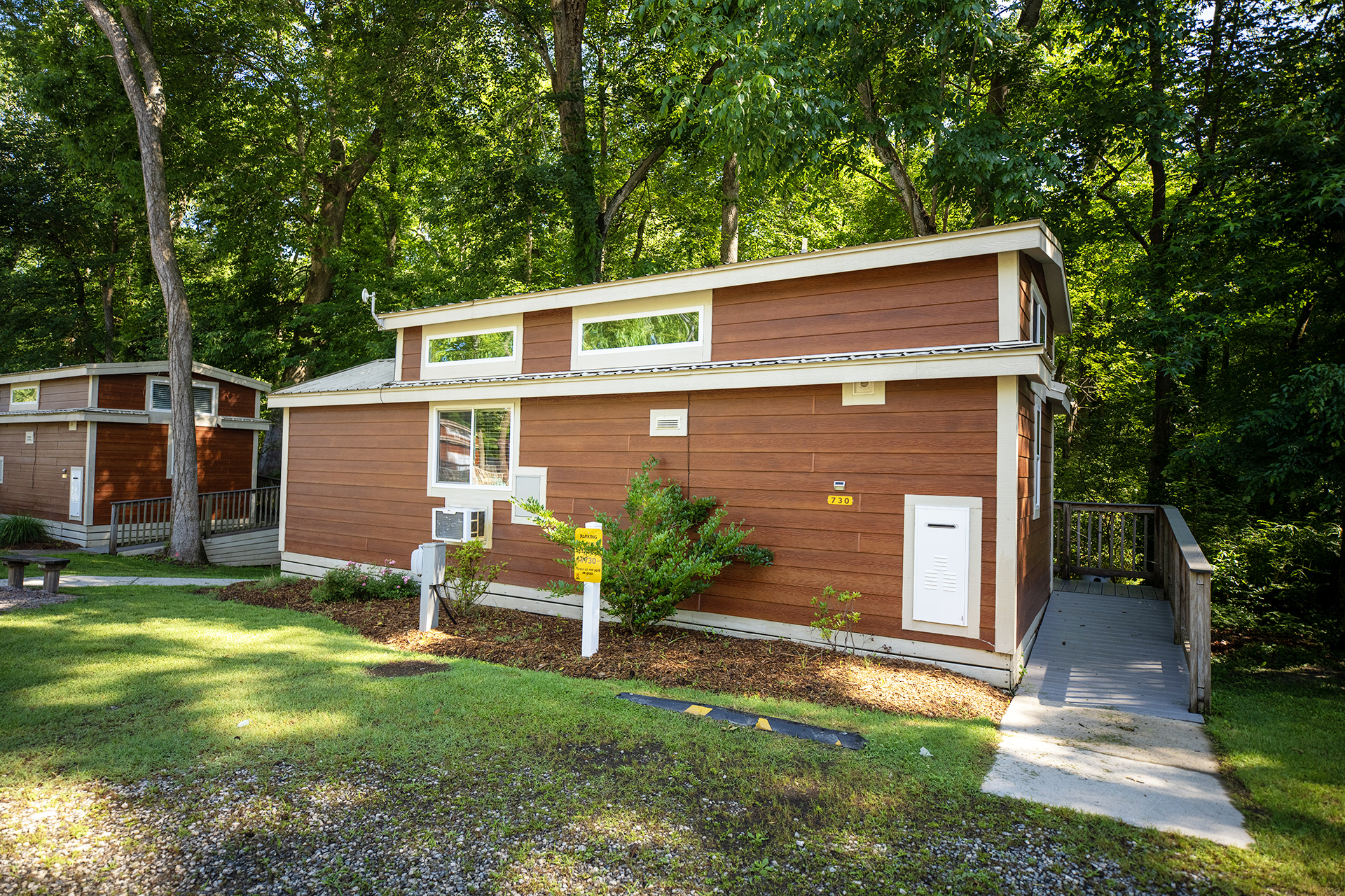 DC730 - Deluxe Cabin, 1 Room with Loft & Patio - Accessible