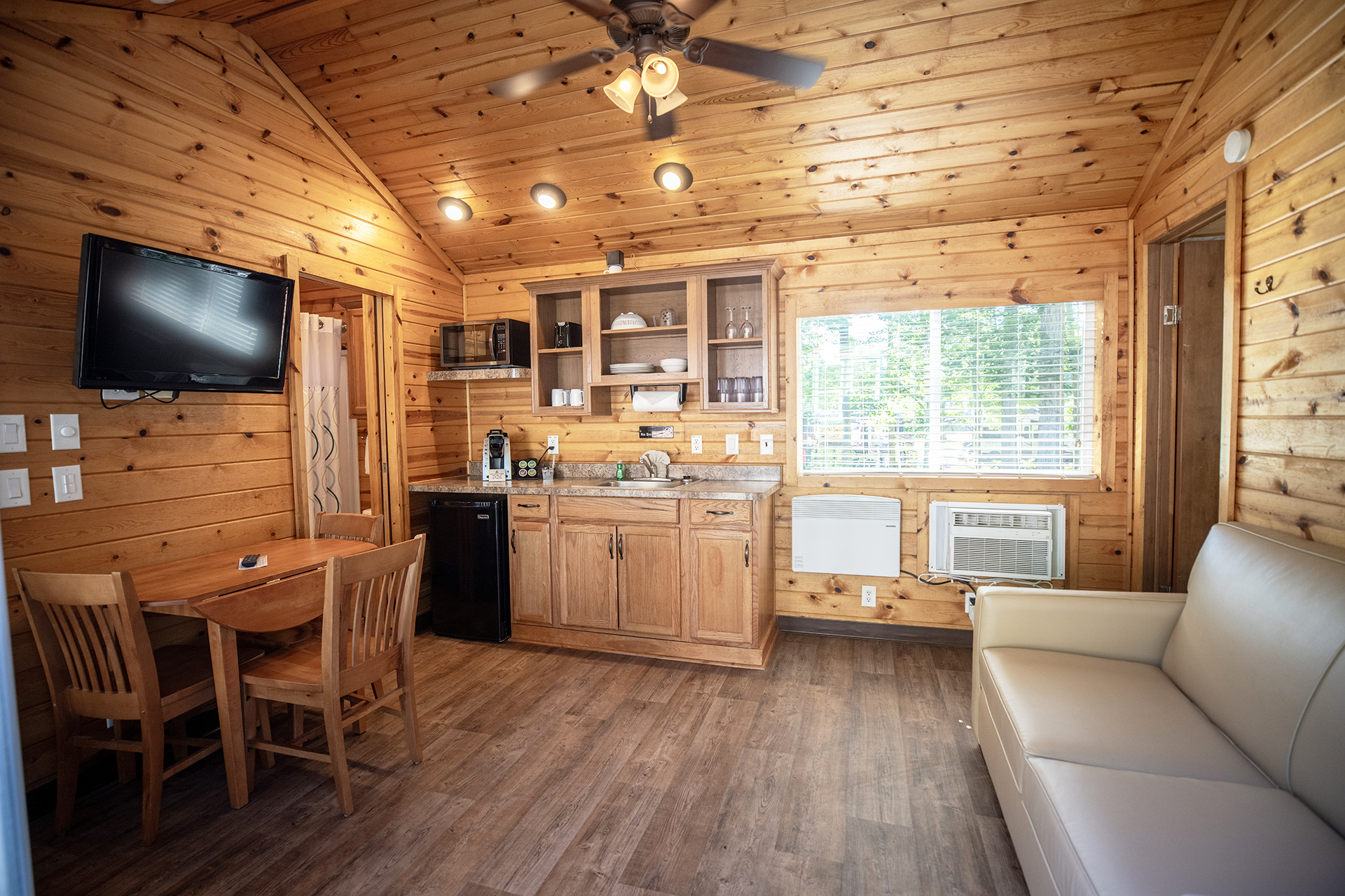 DC713 - Deluxe Cabin, 2 Room with Patio