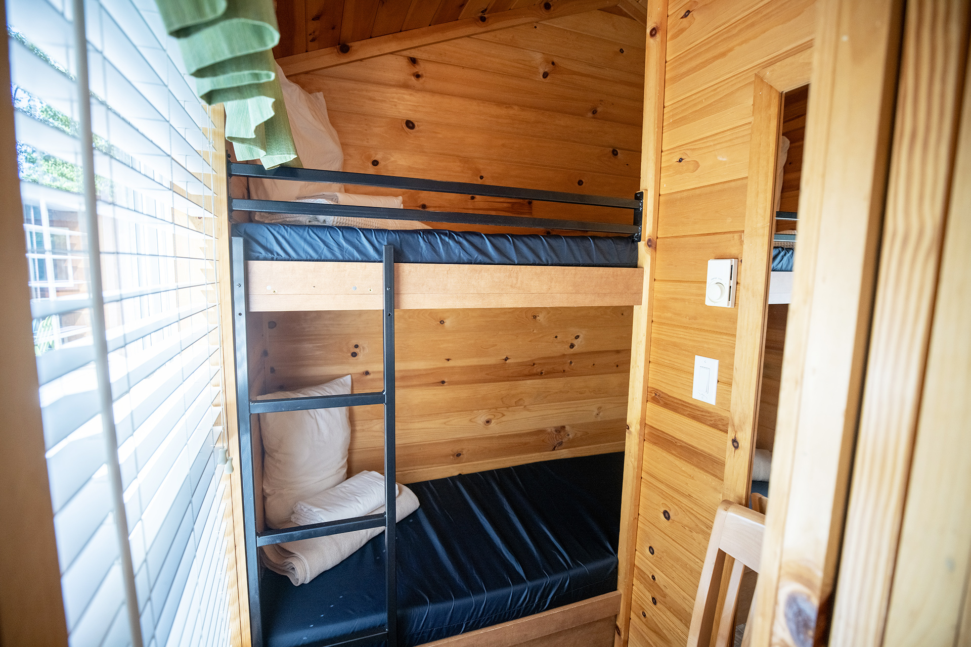 DC733 - Deluxe Cabin, 1 Room with Patio