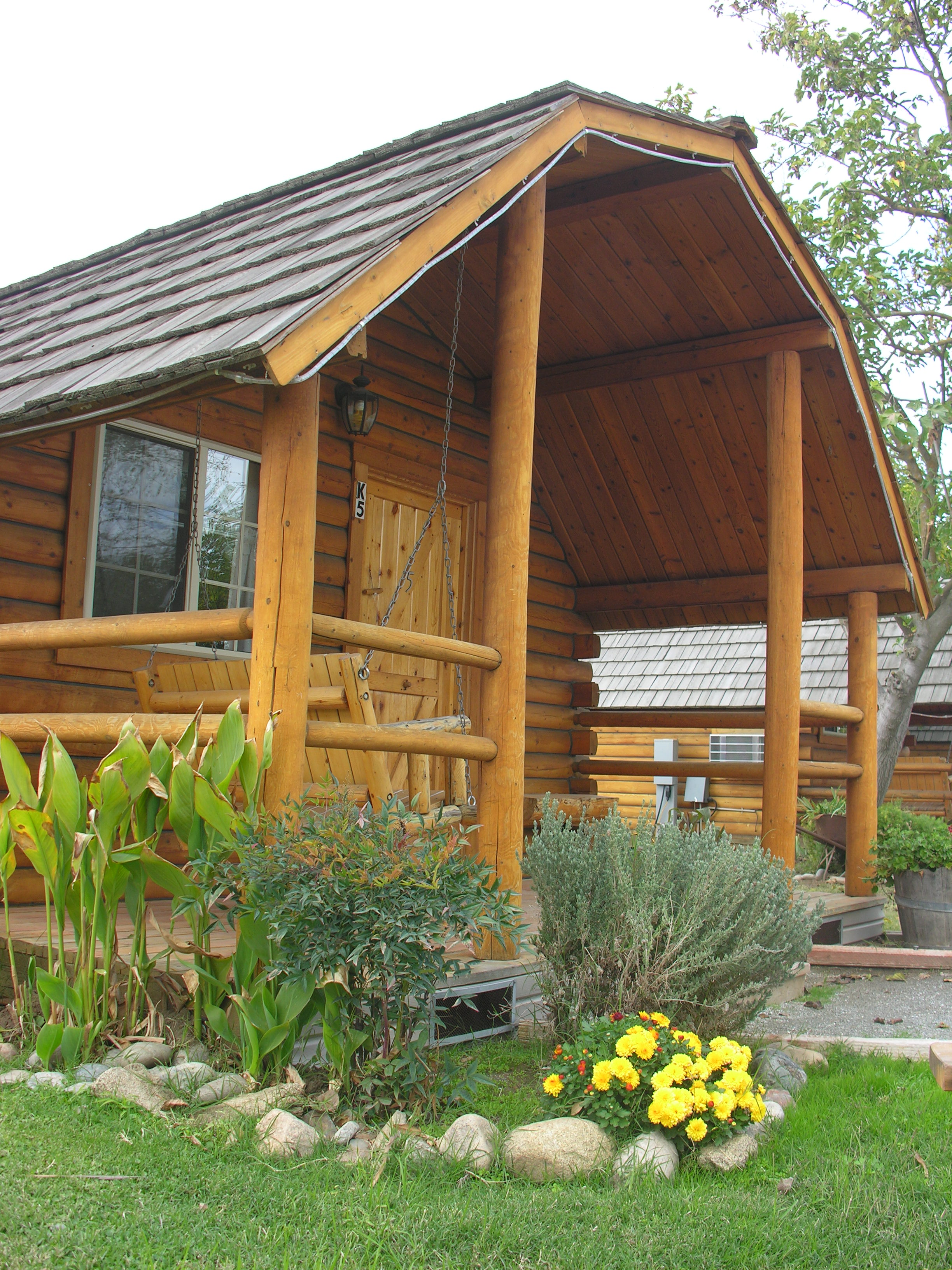 Camping Cabin [one room]