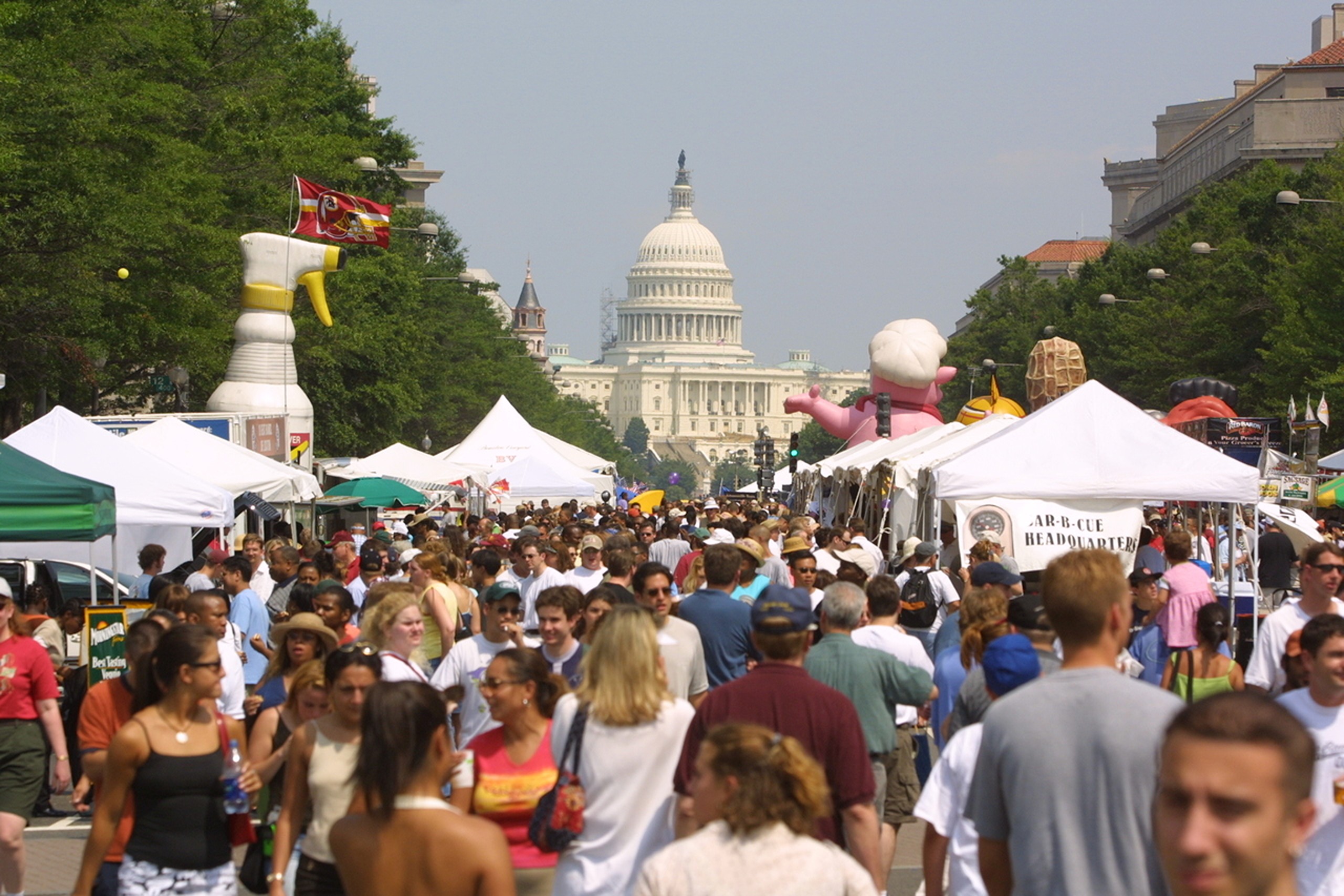 Giant National Capitol Barbecue Battle Photo