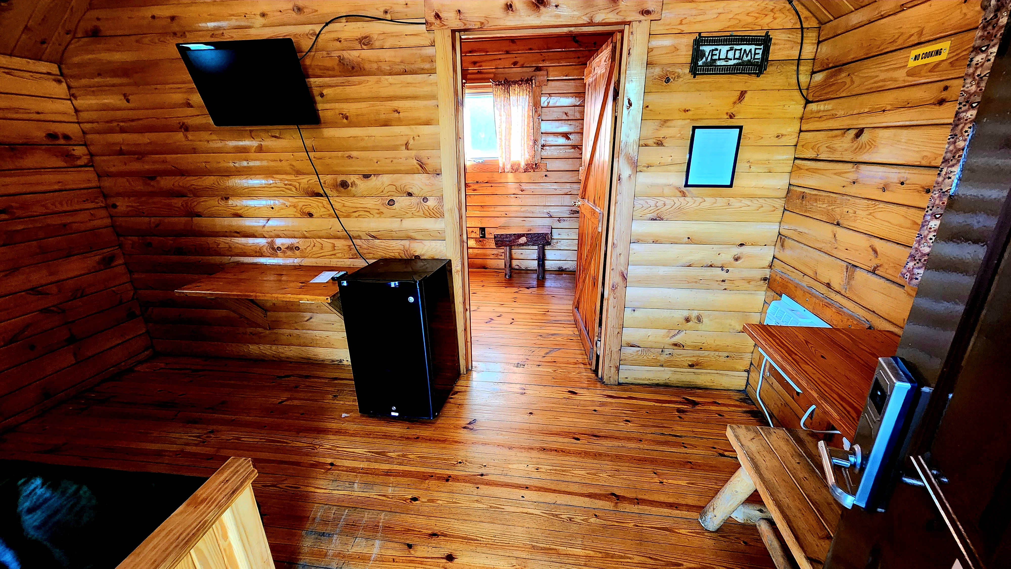 CAMPING CABIN (NO BATHROOM)