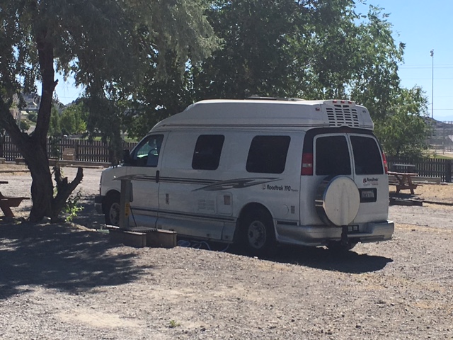 Nice and relaxing site with the minimum hookups, nice view to the Desert.