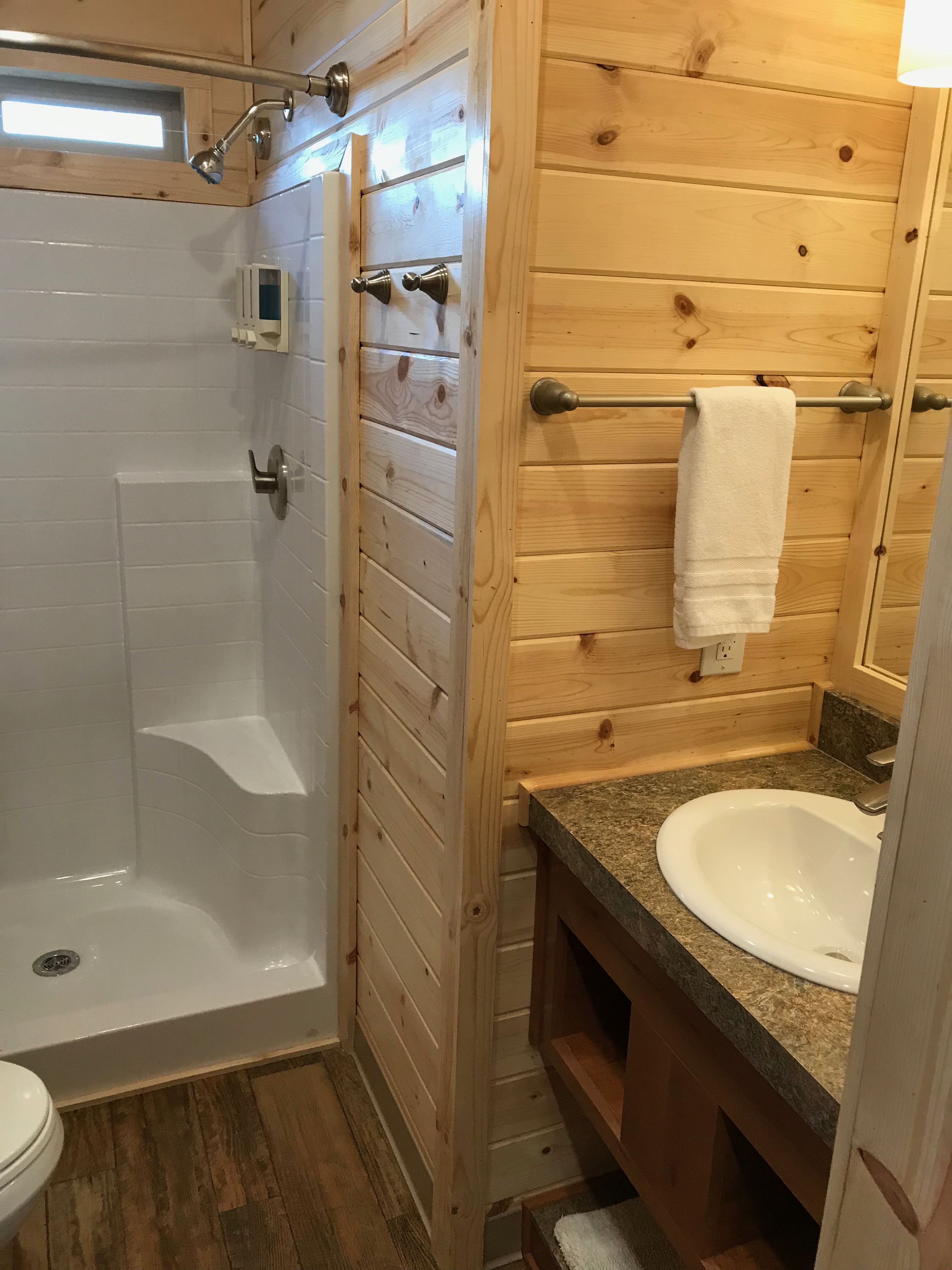 2BR Deluxe Cabin with Bathroom