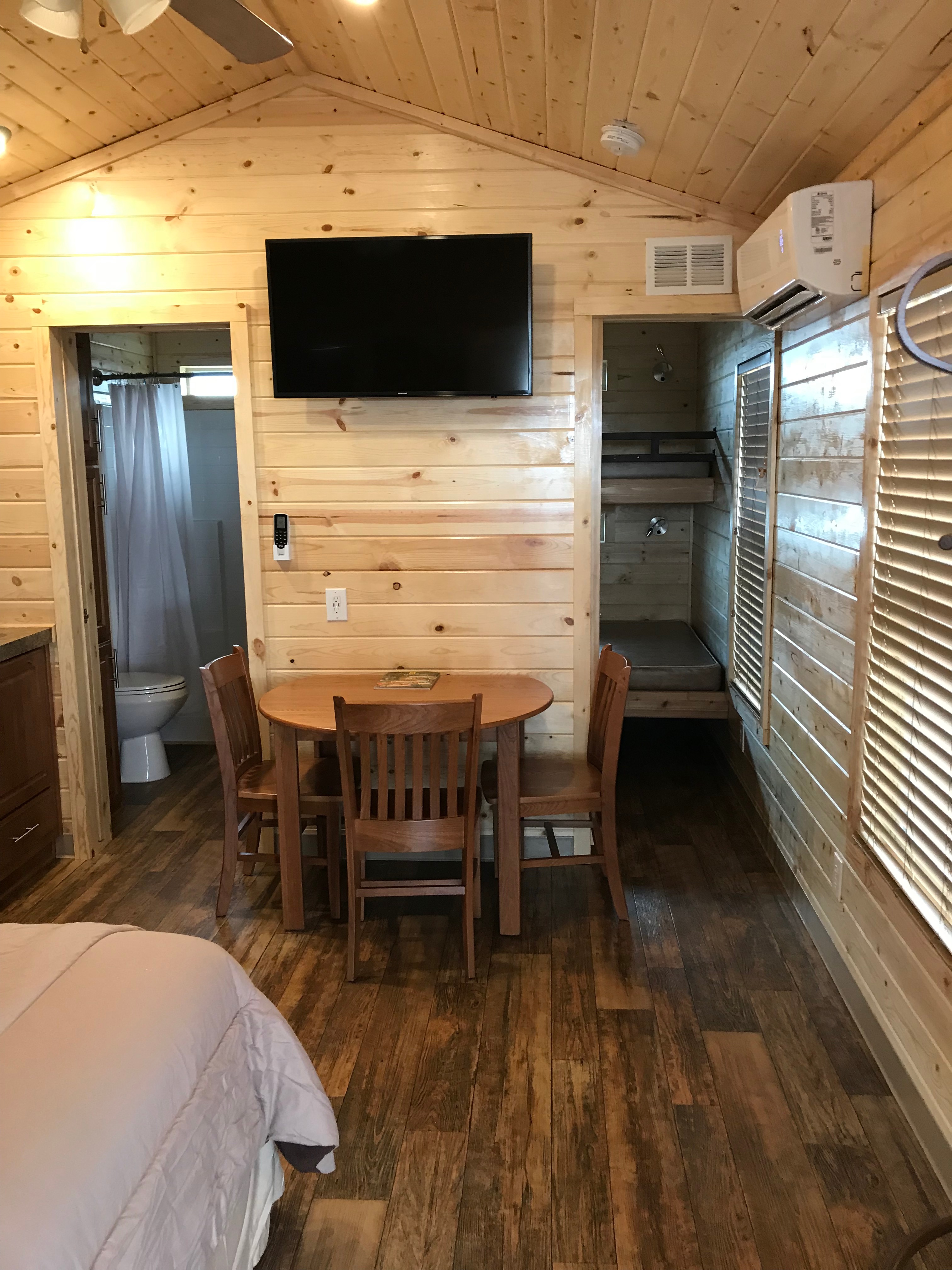1BR Deluxe Cabin