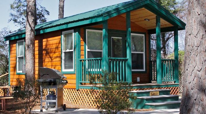 Exterior Small Deluxe Cabin