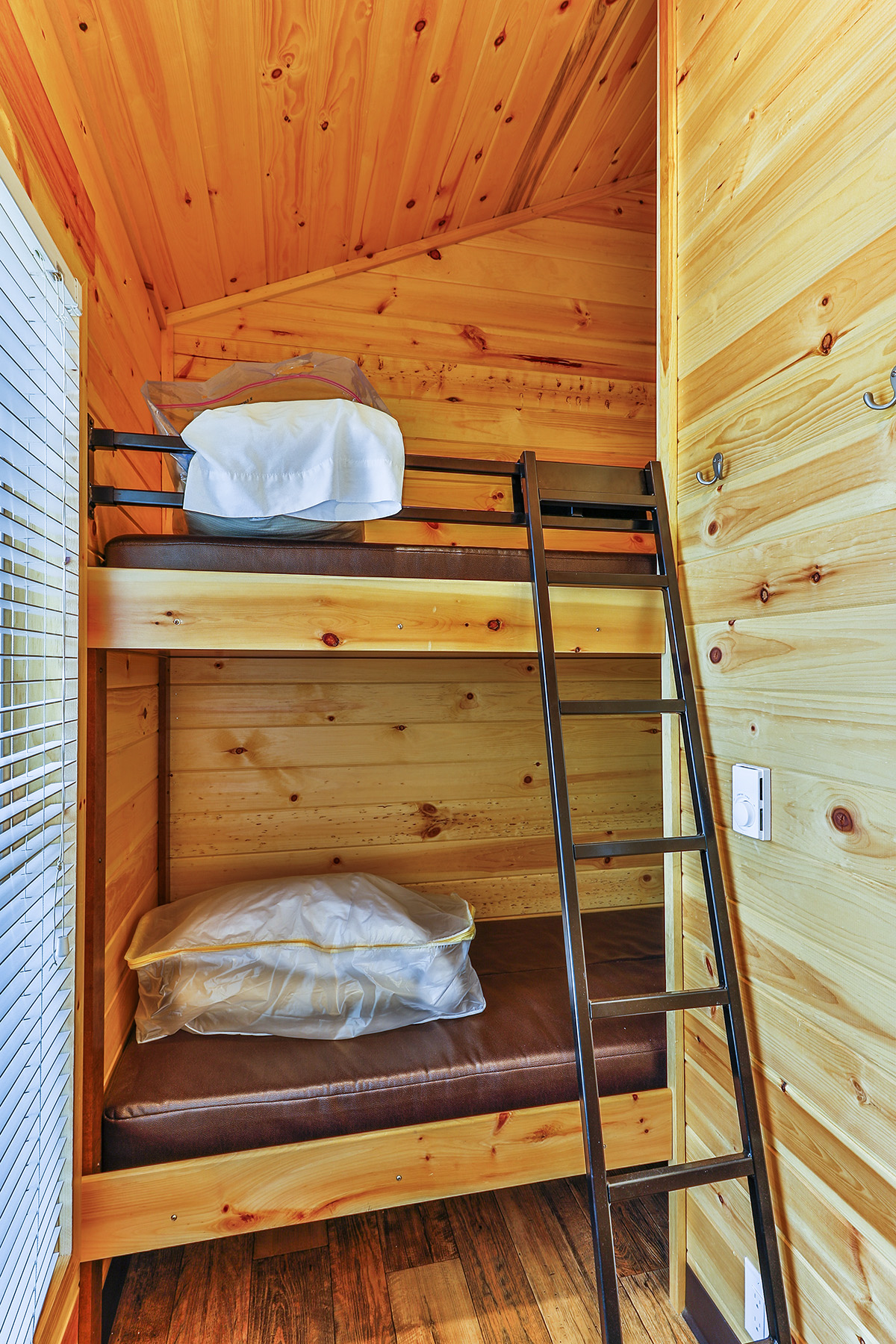 Wisconsin Dells KOA Deluxe Cabin Bunk Beds
